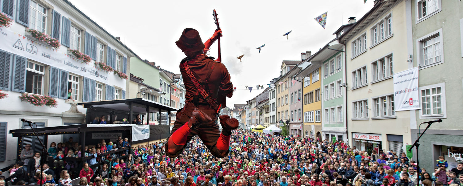 Marius & die Jagdkapelle mit neuem Programm «D'DISGO BRENNT» diesen Sommer unterwegs!