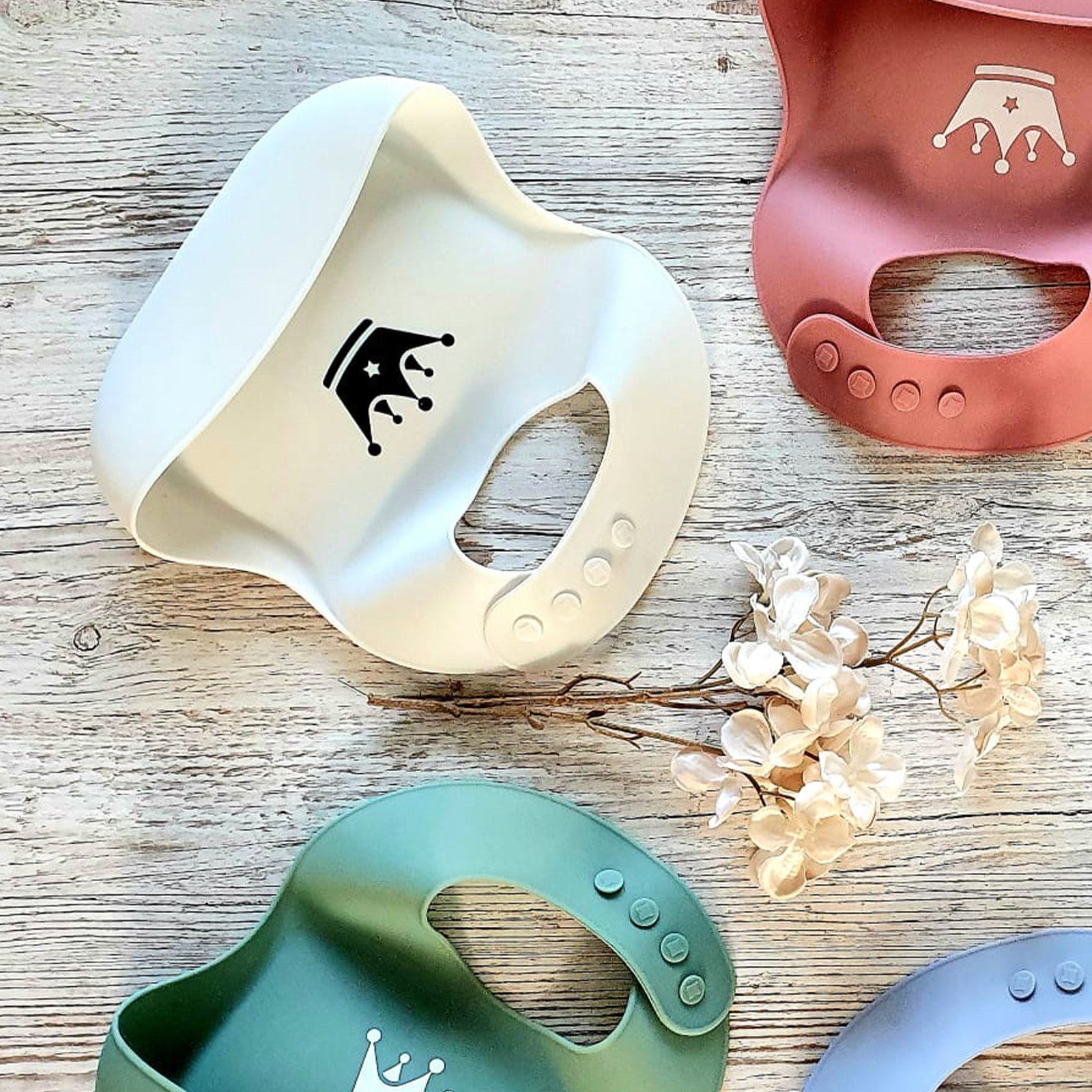 Silicone bib white with drip tray incl. carrying bag