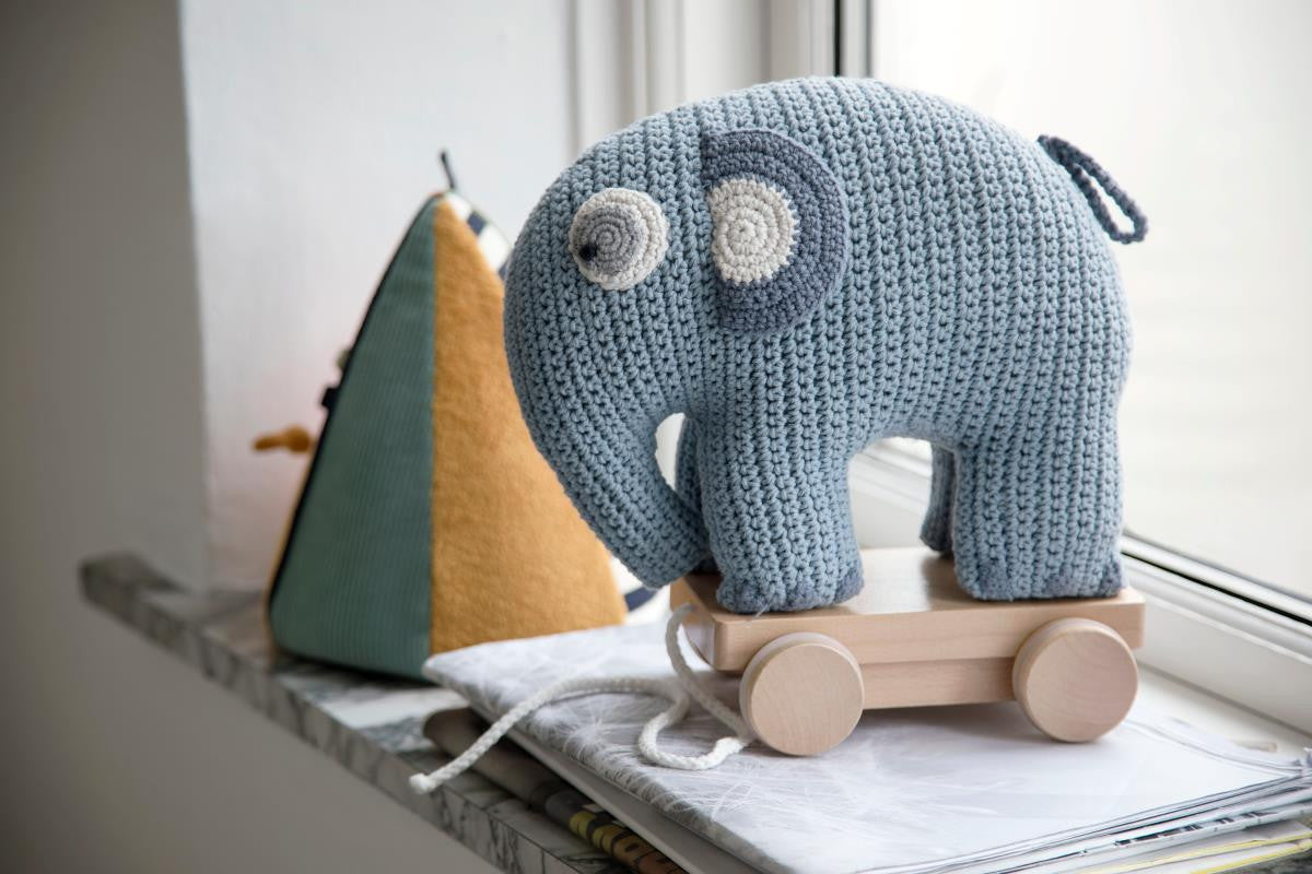 Pull-along toy, elephant, lagoon blue