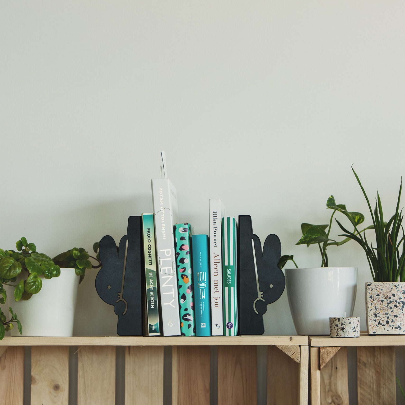 Miffy Peek-a-boo bookend - Black