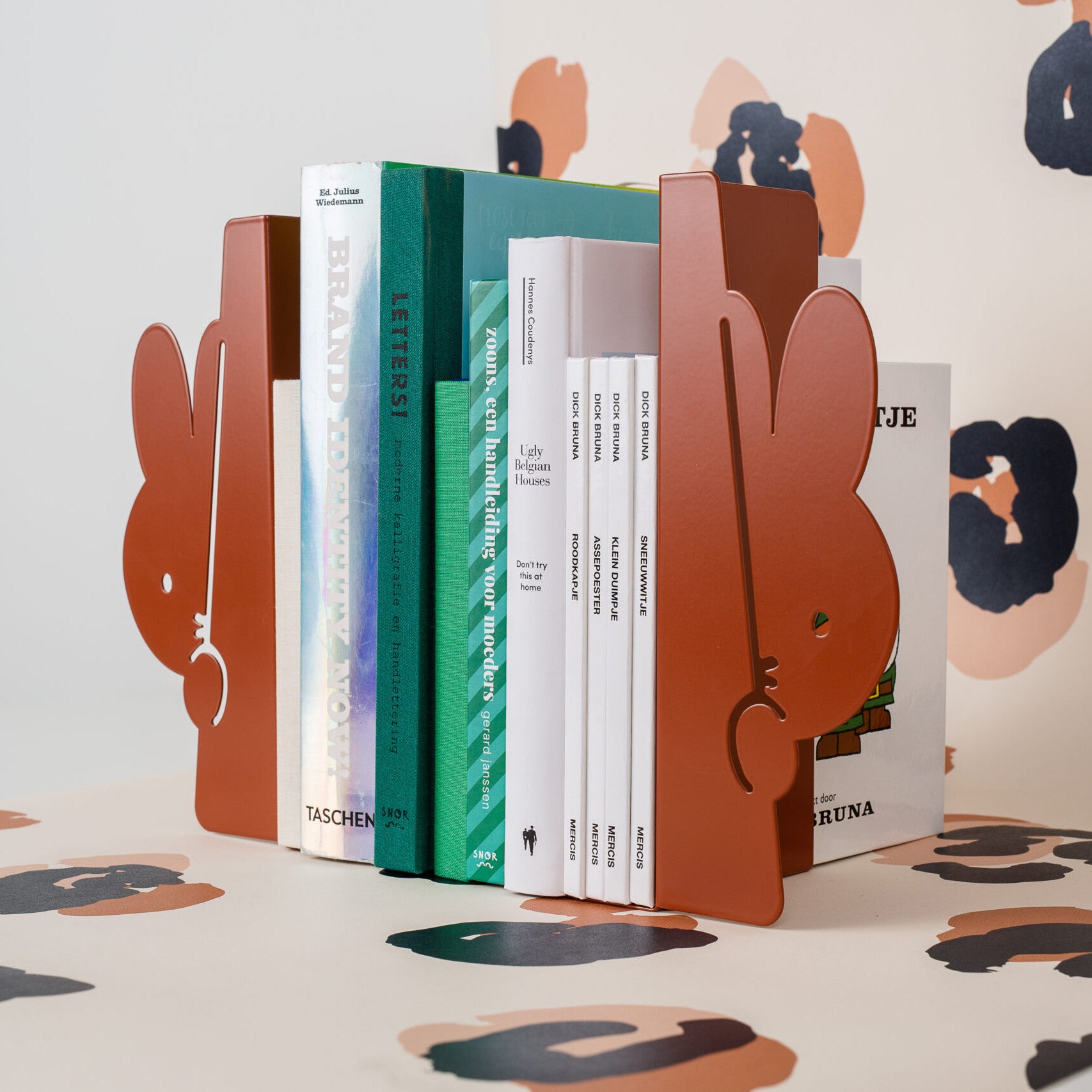 Miffy Peek-a-boo bookend - Terra