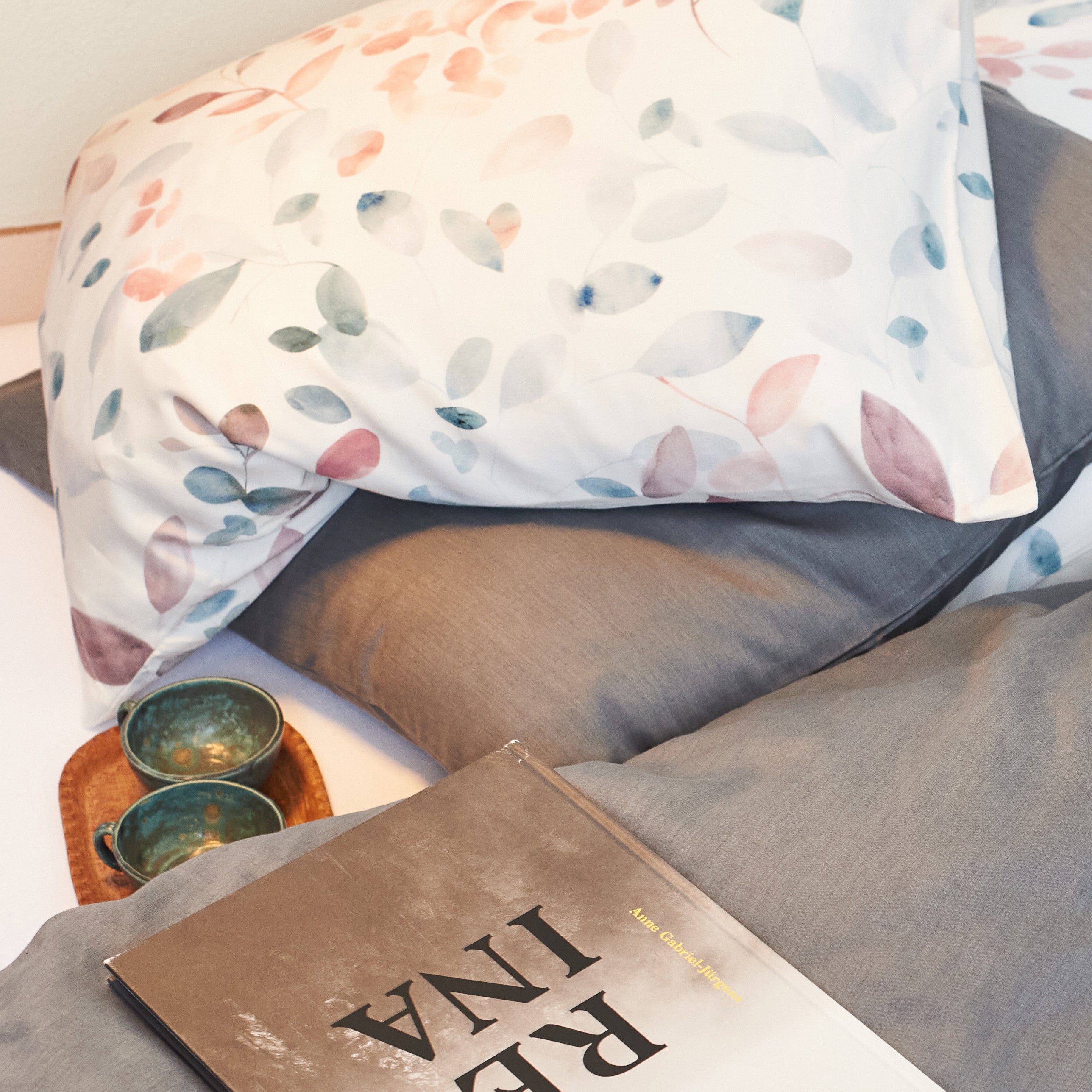 GREINA ocean blue/cassis, cushion cover 65x100 cm