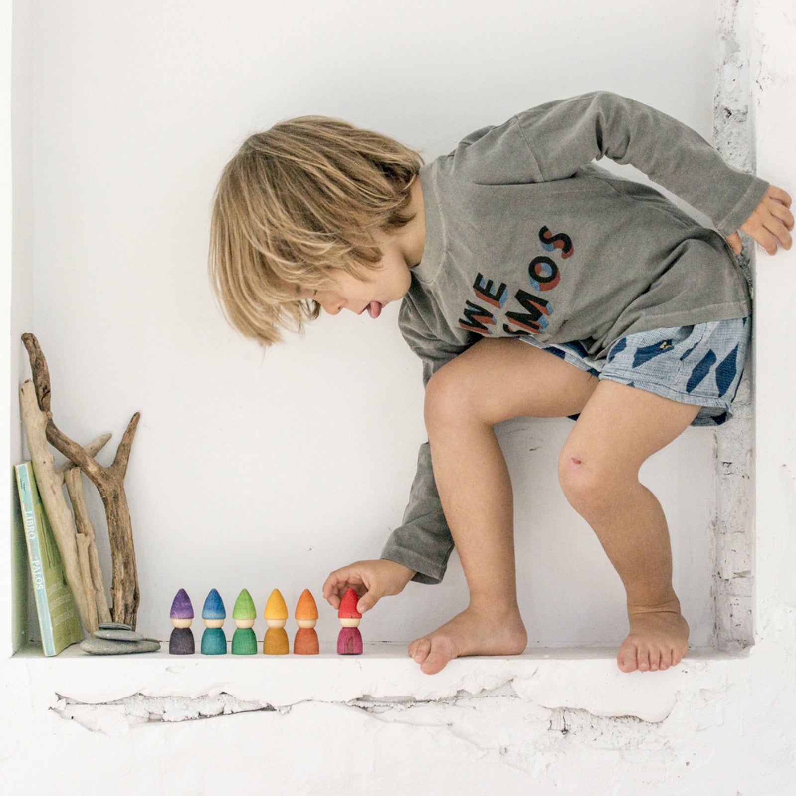 Figurines en bois Nins Tomten Rainbow Set Grapat