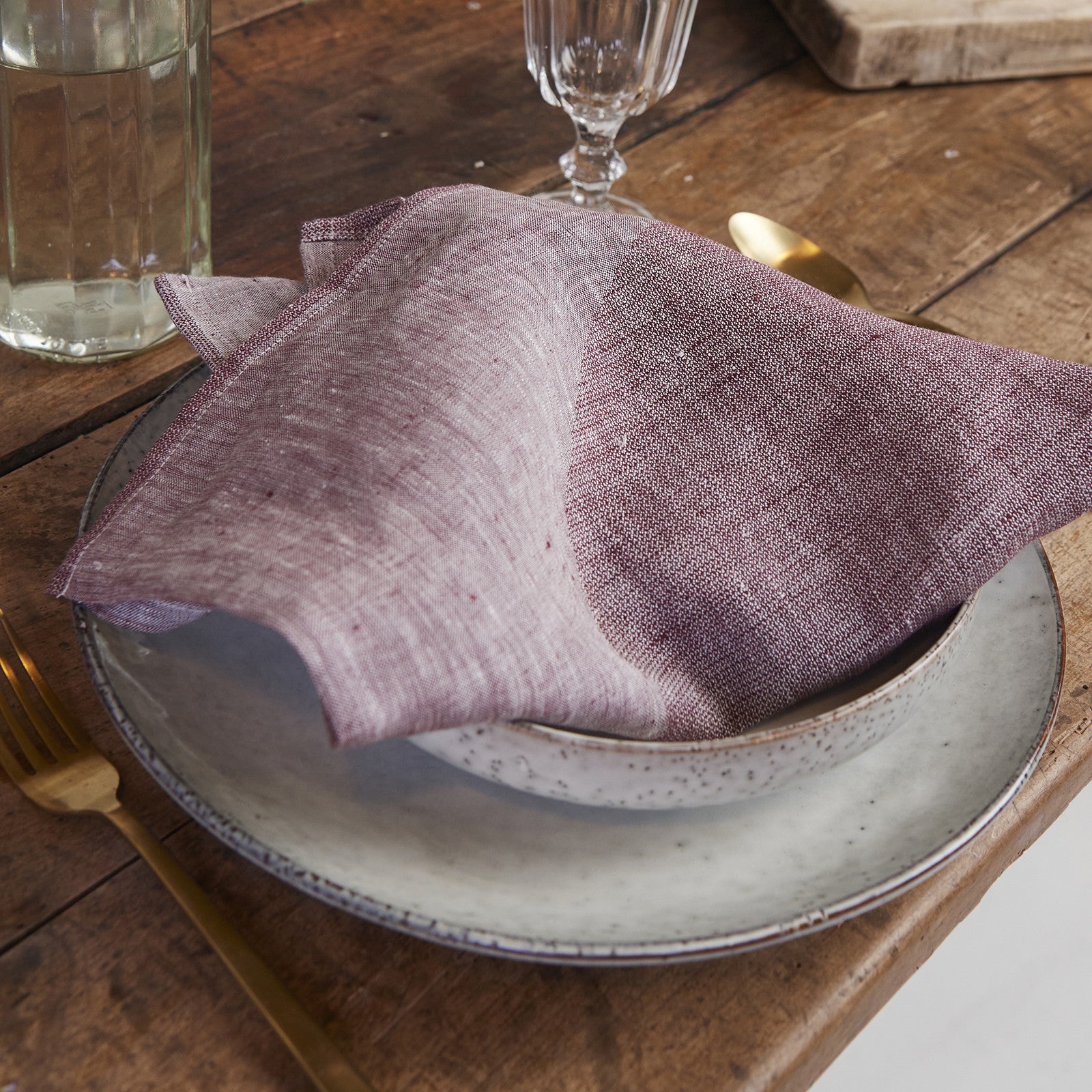 ELISE "Big Dot" napkin cassis 50x50cm