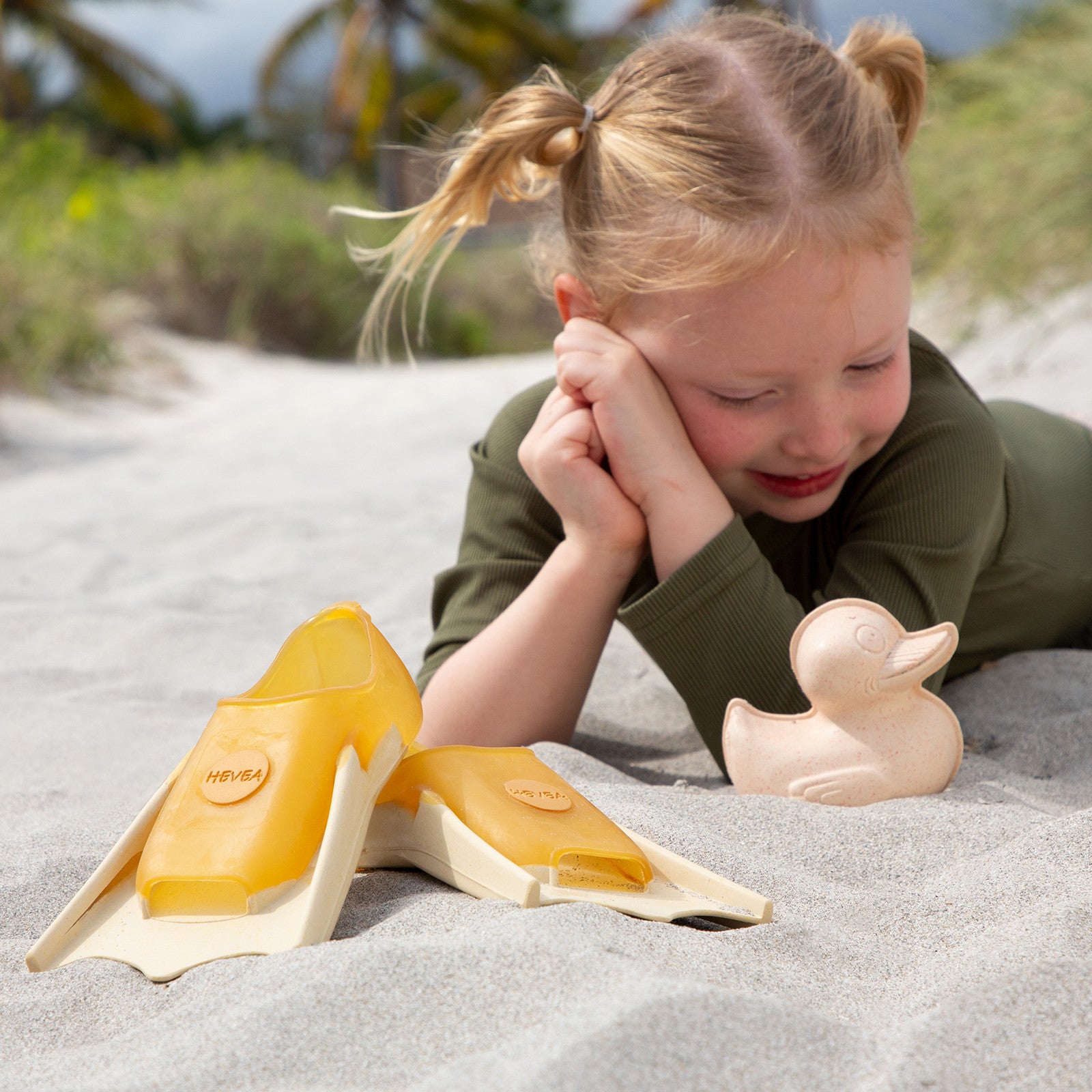 Baby Duck Shaped Fins + sand shaper hellgelb