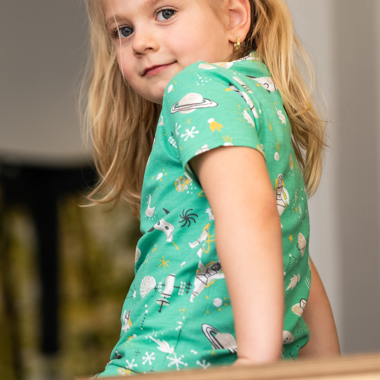 T-shirt Astronautinnen gelb / türkis