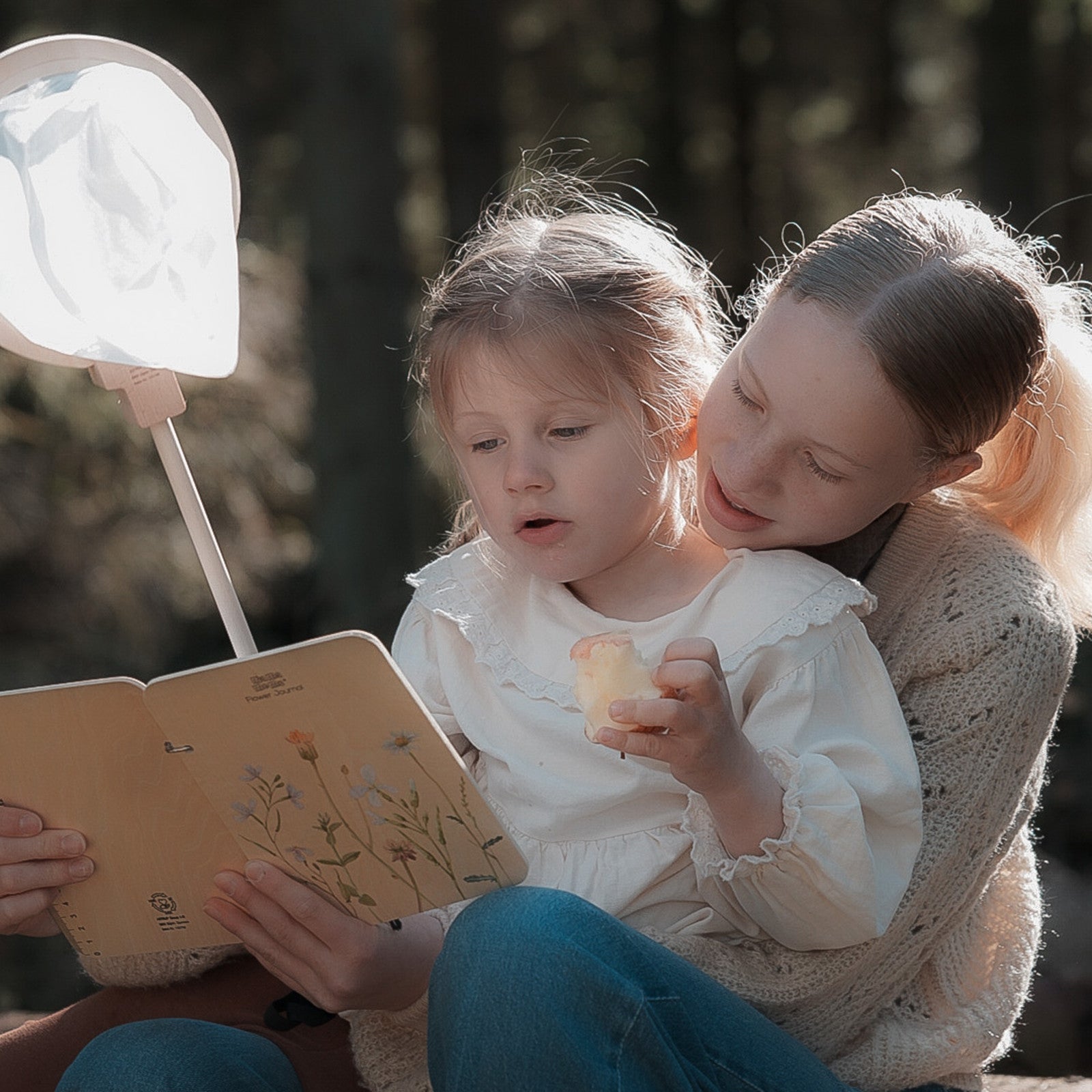 Blumenjournal mit Bleistift aus Holz