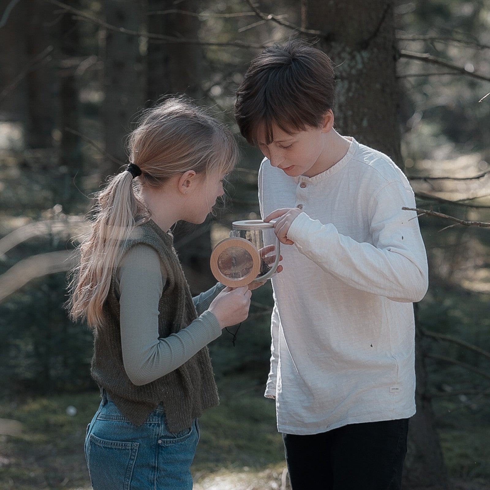 Verre à insectes avec loupe
