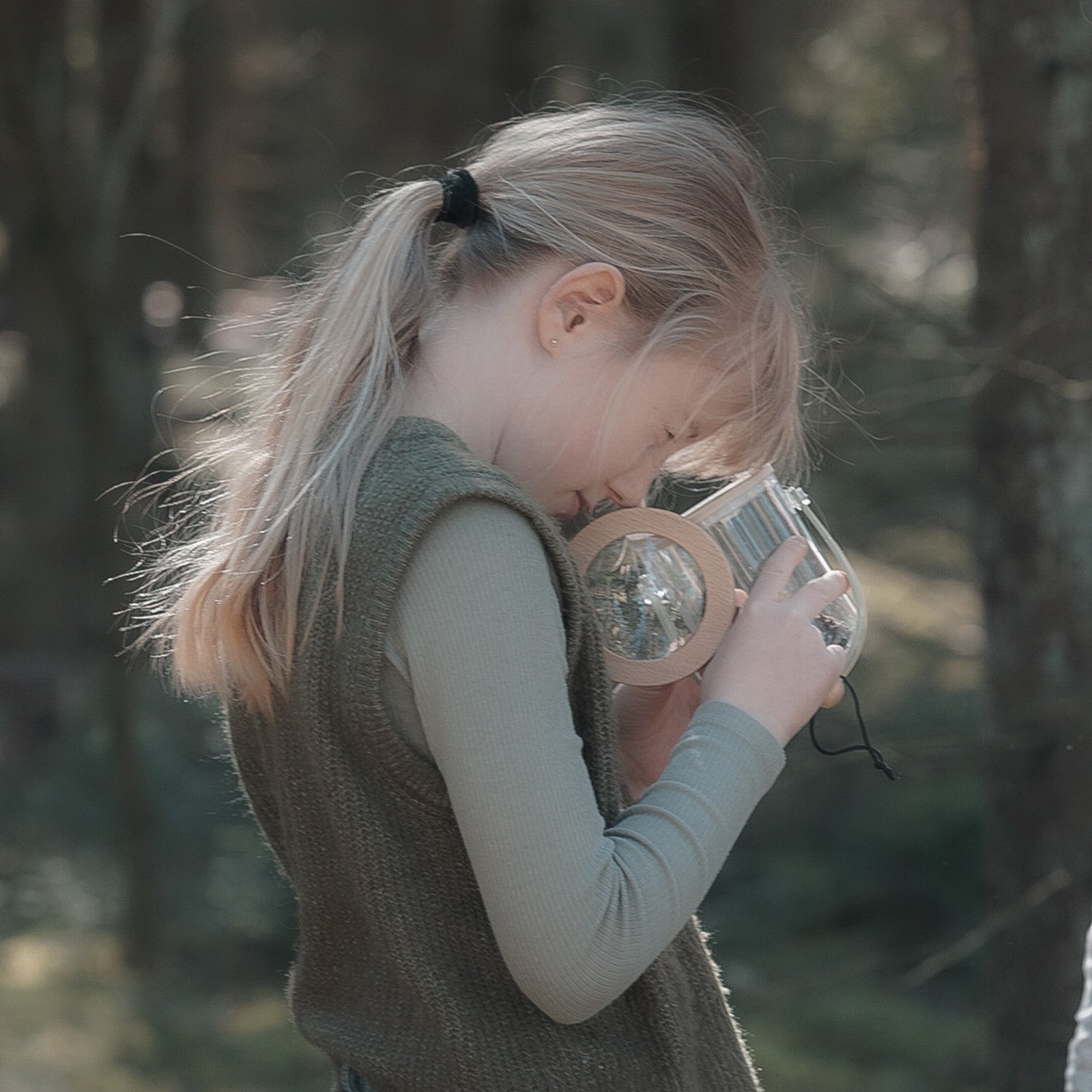 Verre à insectes avec loupe