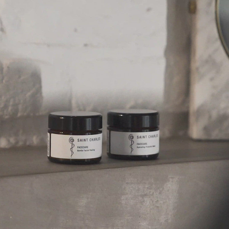 Moisturizing face mask