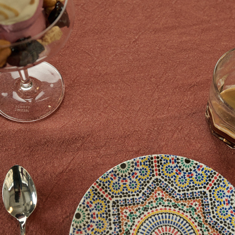 Erik tablecloth 150x250 cm Dried Tomato