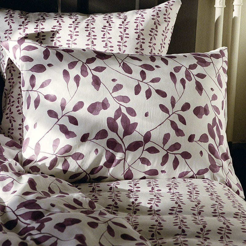 PEROUGES cushion cover white/cassis 65x65 cm