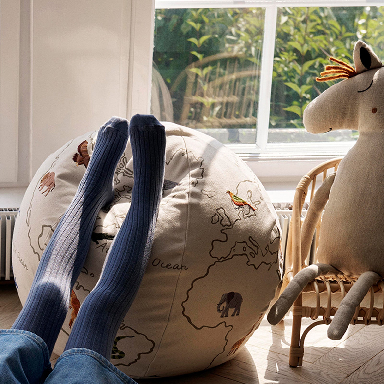 Pouf The World Off-white