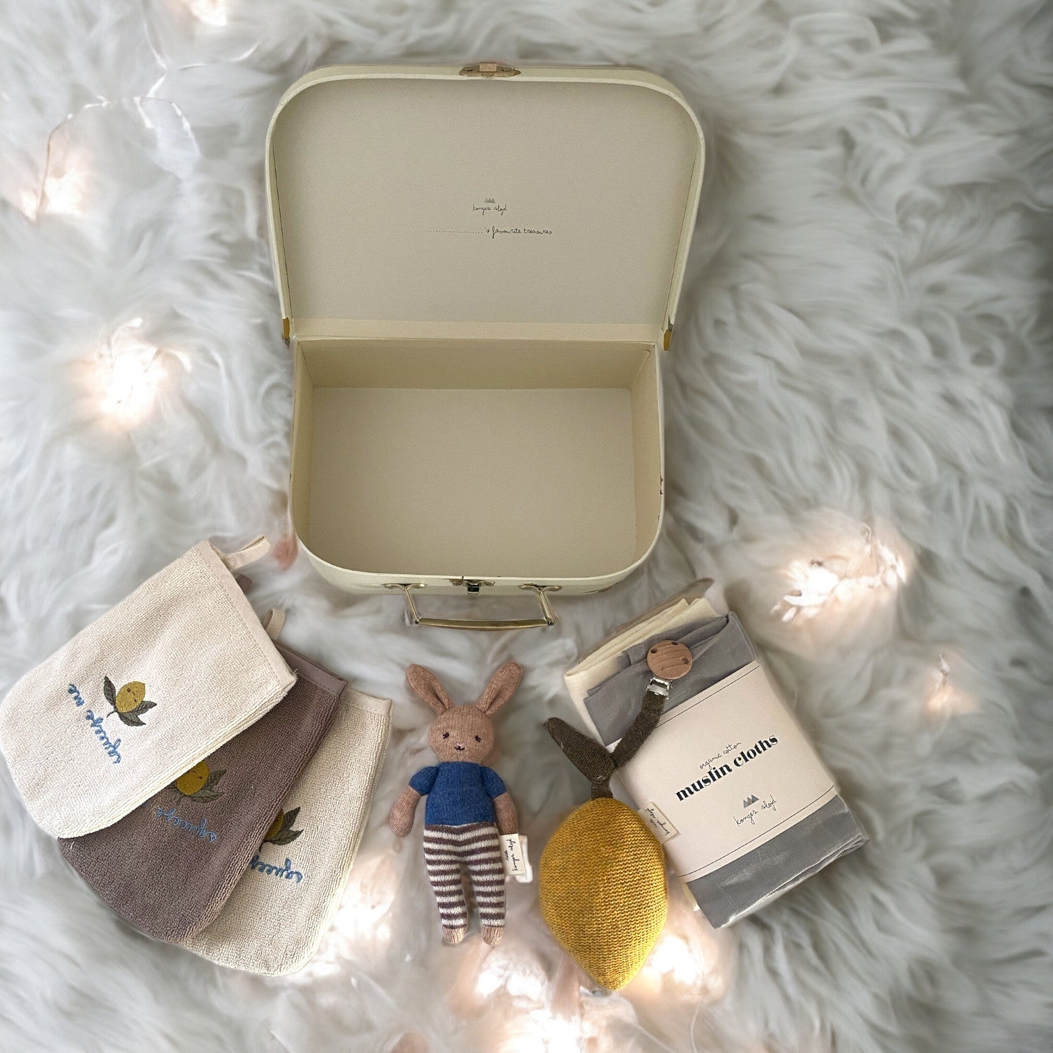 Birth gift suitcase Lemon Love