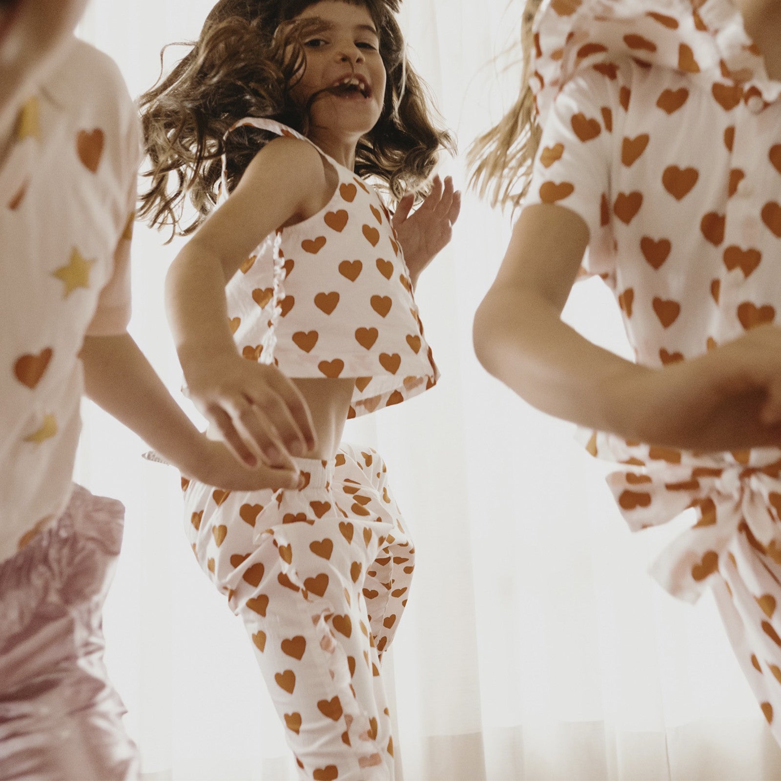 Crop Top Hearts Off White