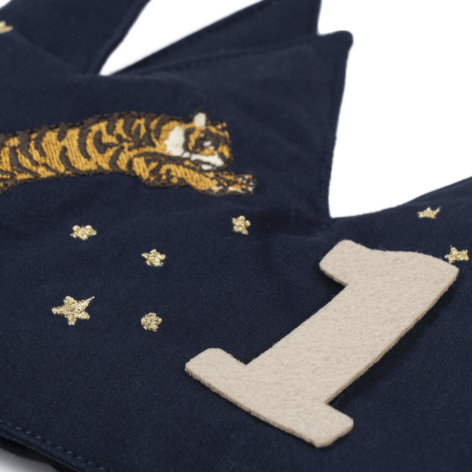 Birthday crown glitter tiger
