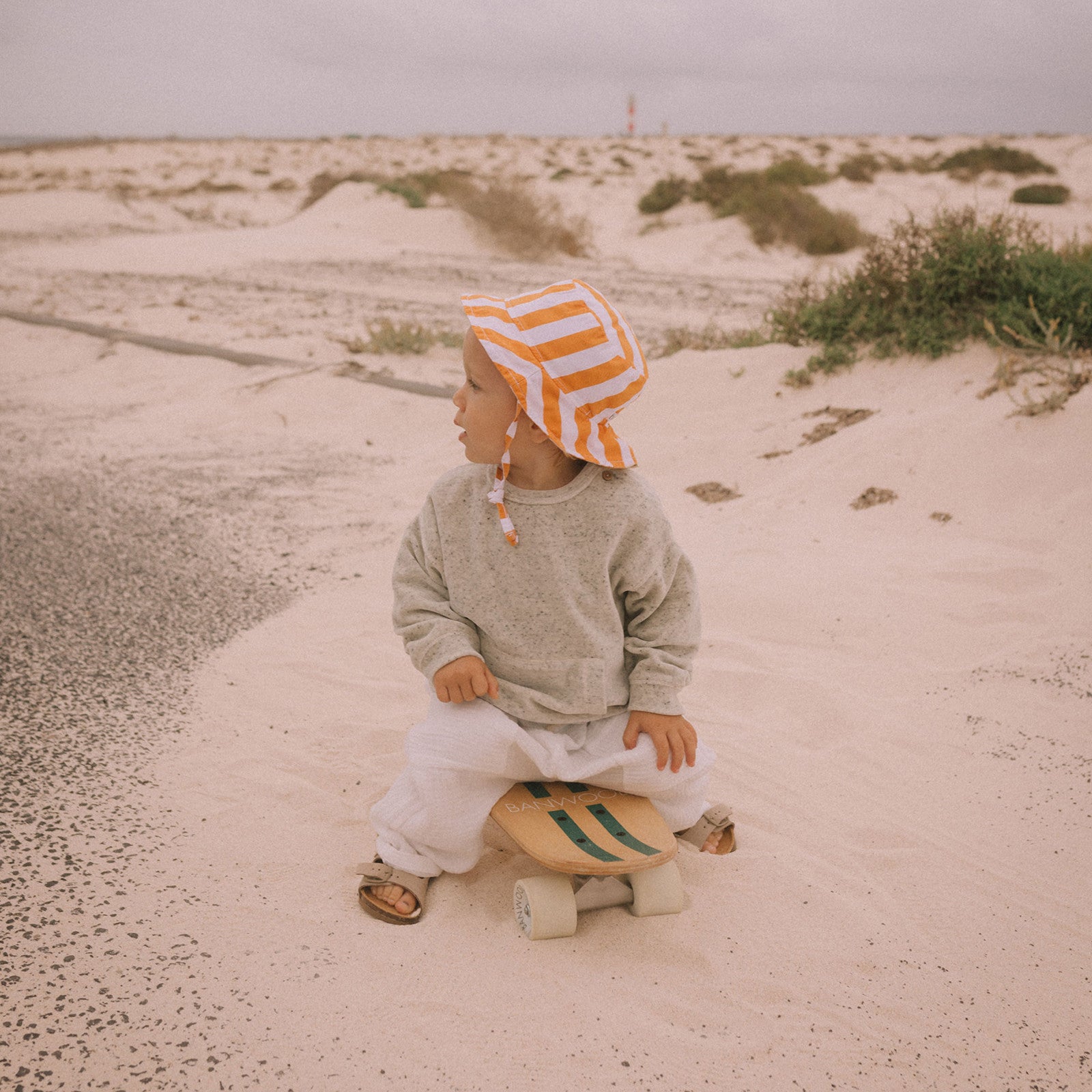 Chapeau de soleil pour bébé Stripes Bob White