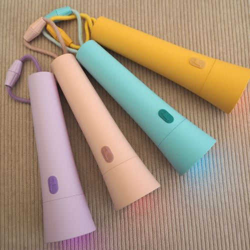 Lampe de poche avec variateur de couleur jaune