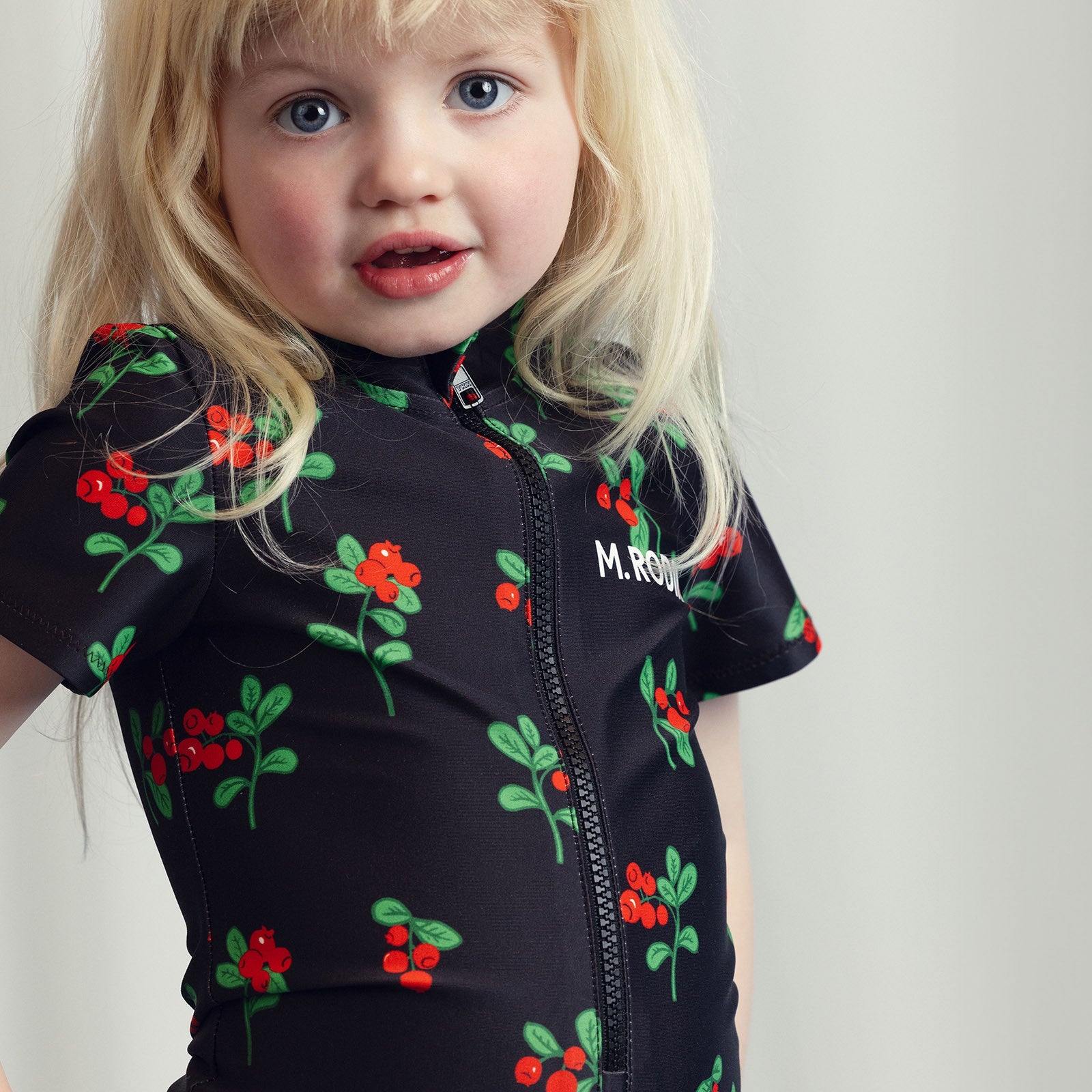 UV swimsuit Lingonberries Black