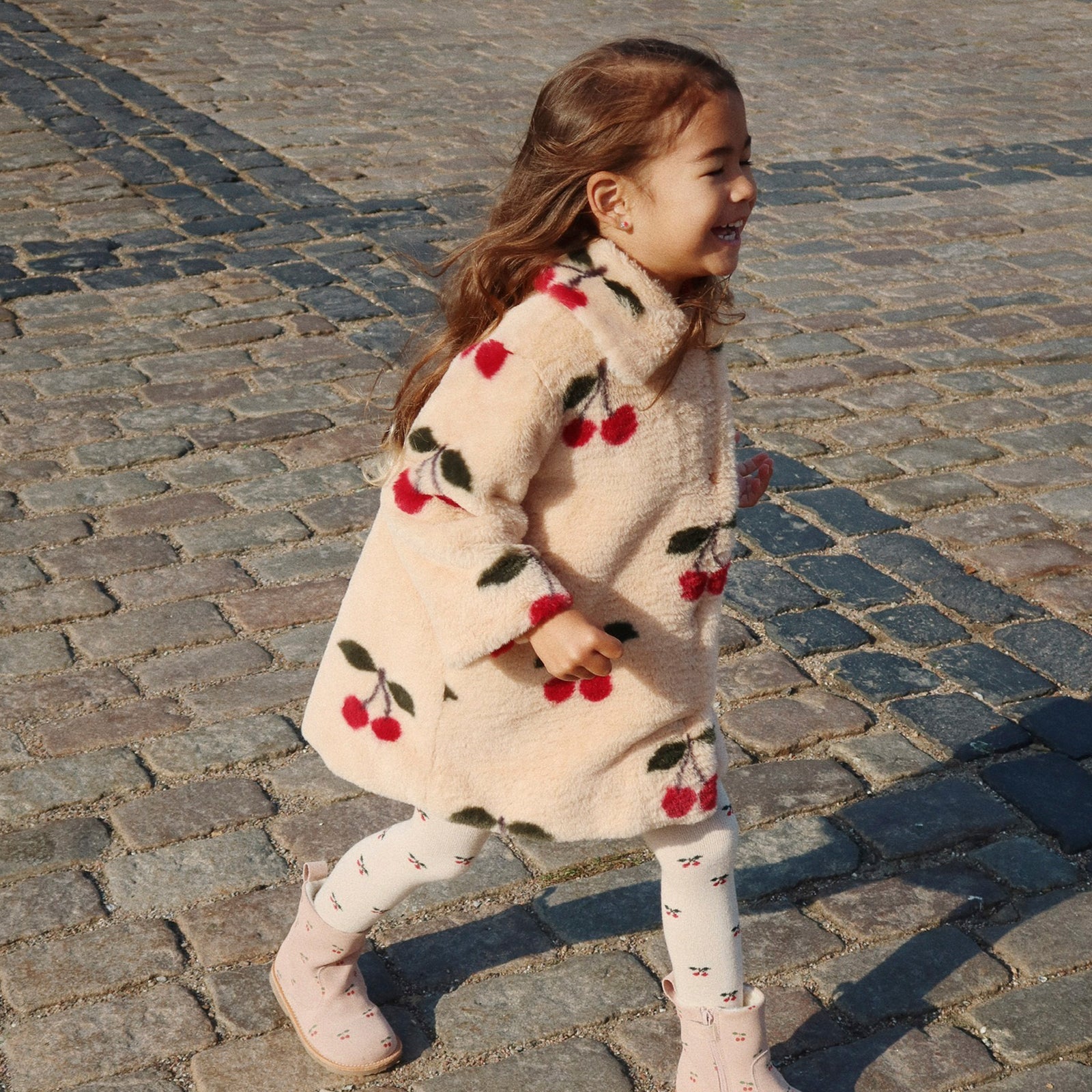 Manteau Fuzzie Ma Grande Cerise