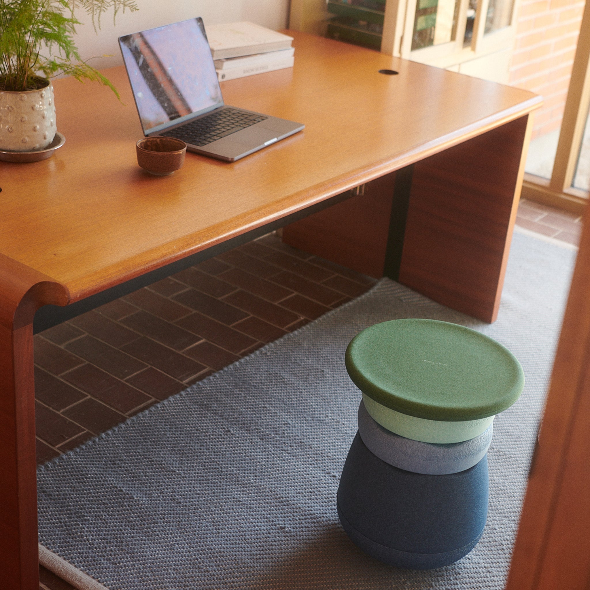 Stacking stone base dark blue