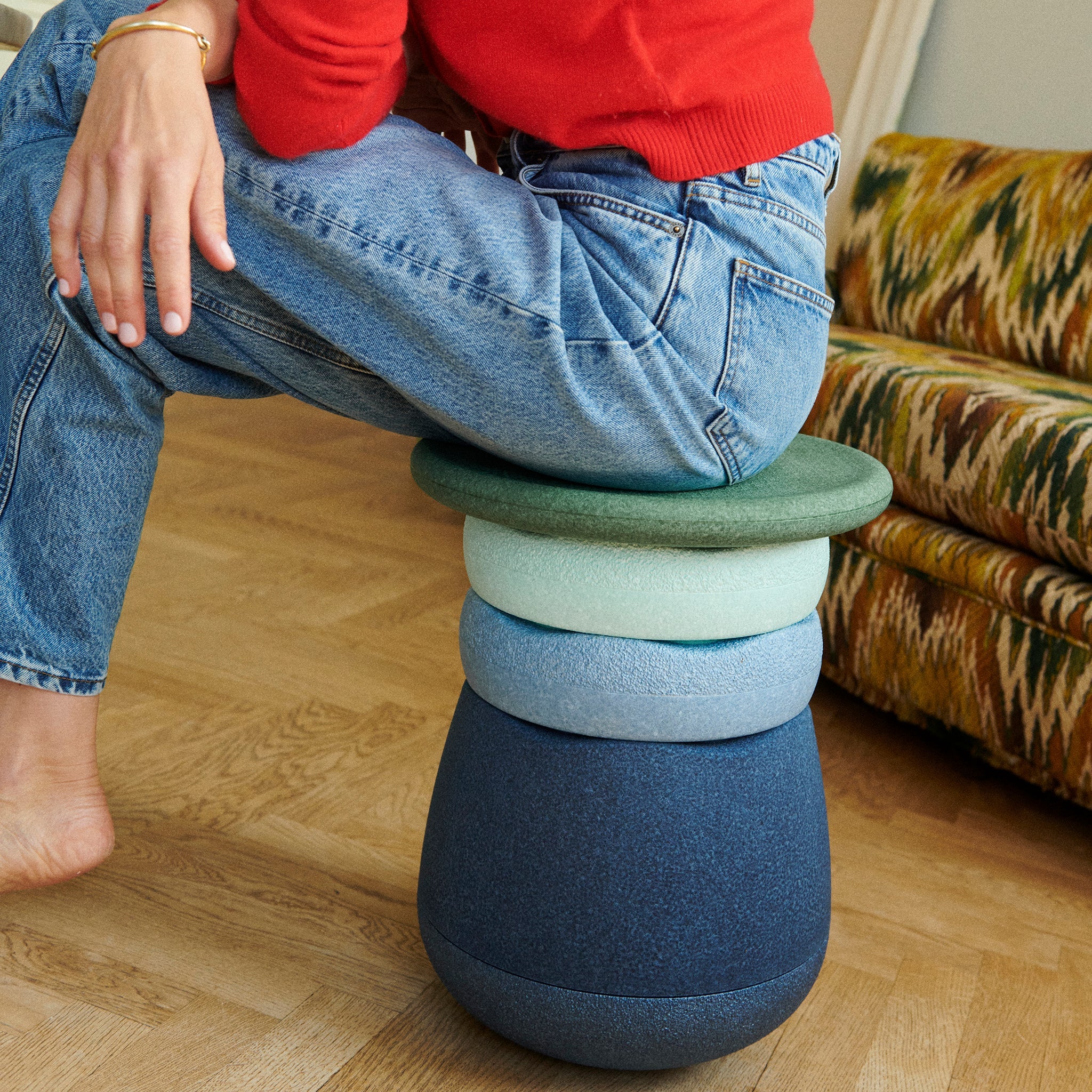 Stacking stone base dark blue