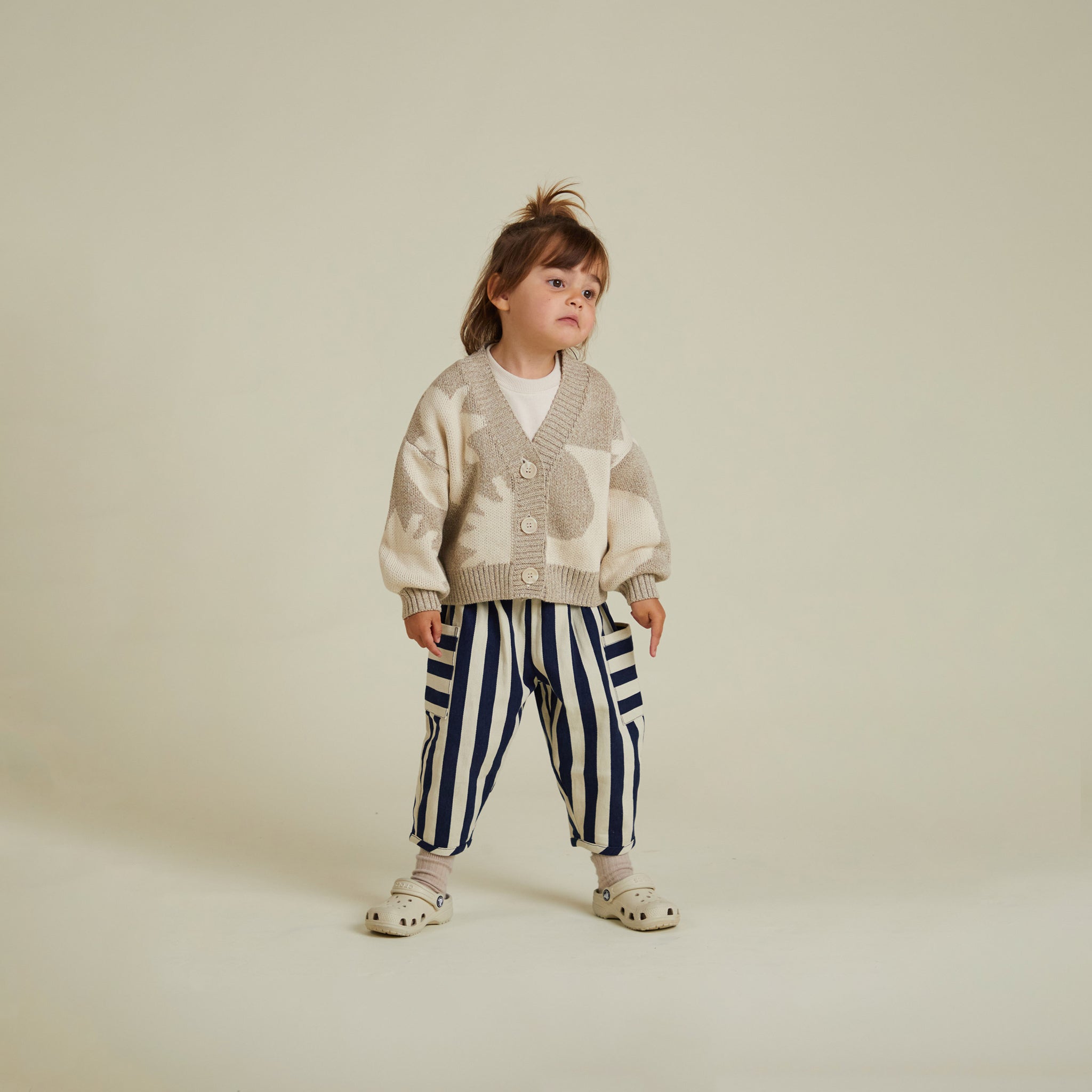 Cardigan Abstract Neutral Moon Star