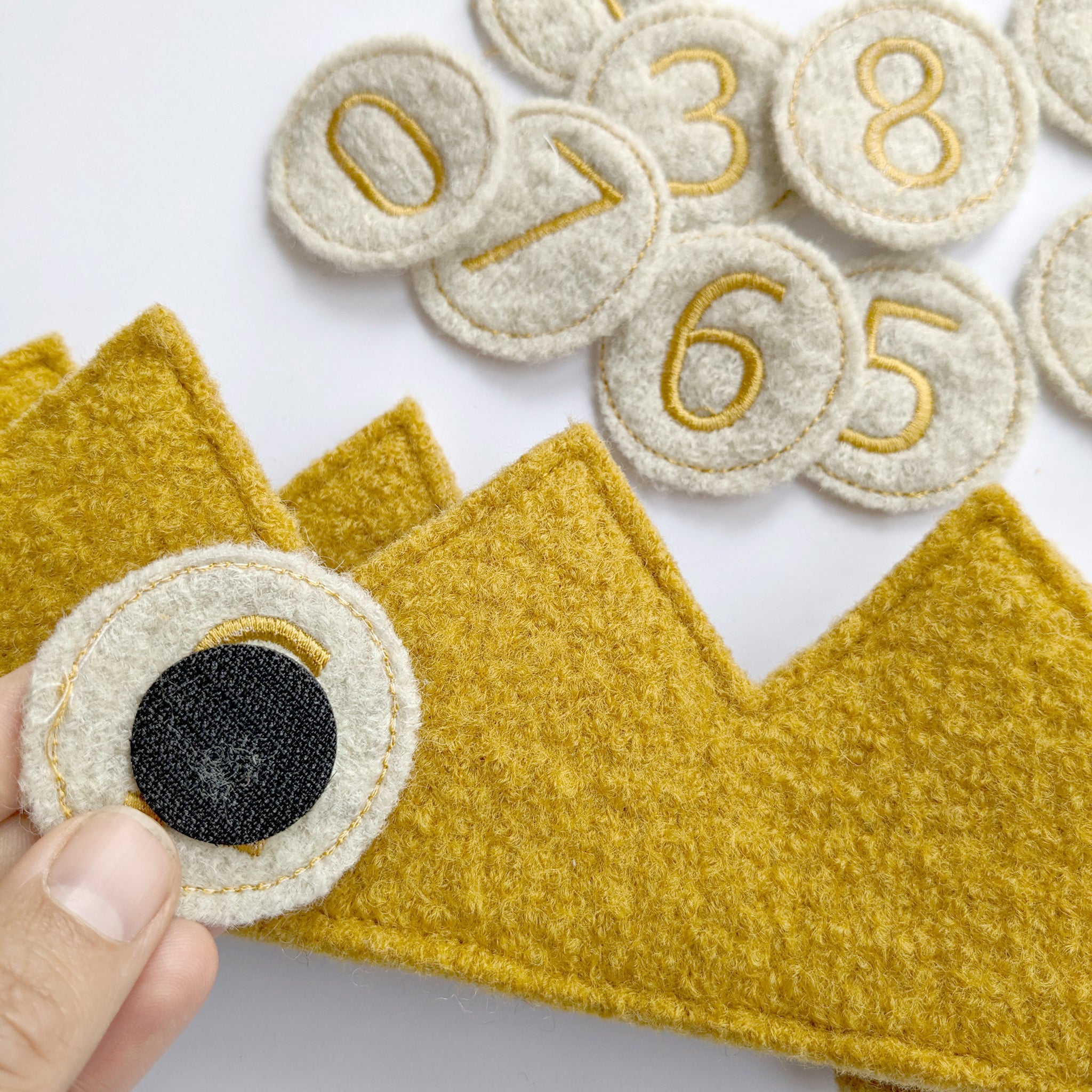 Birthday crown merino wool curry