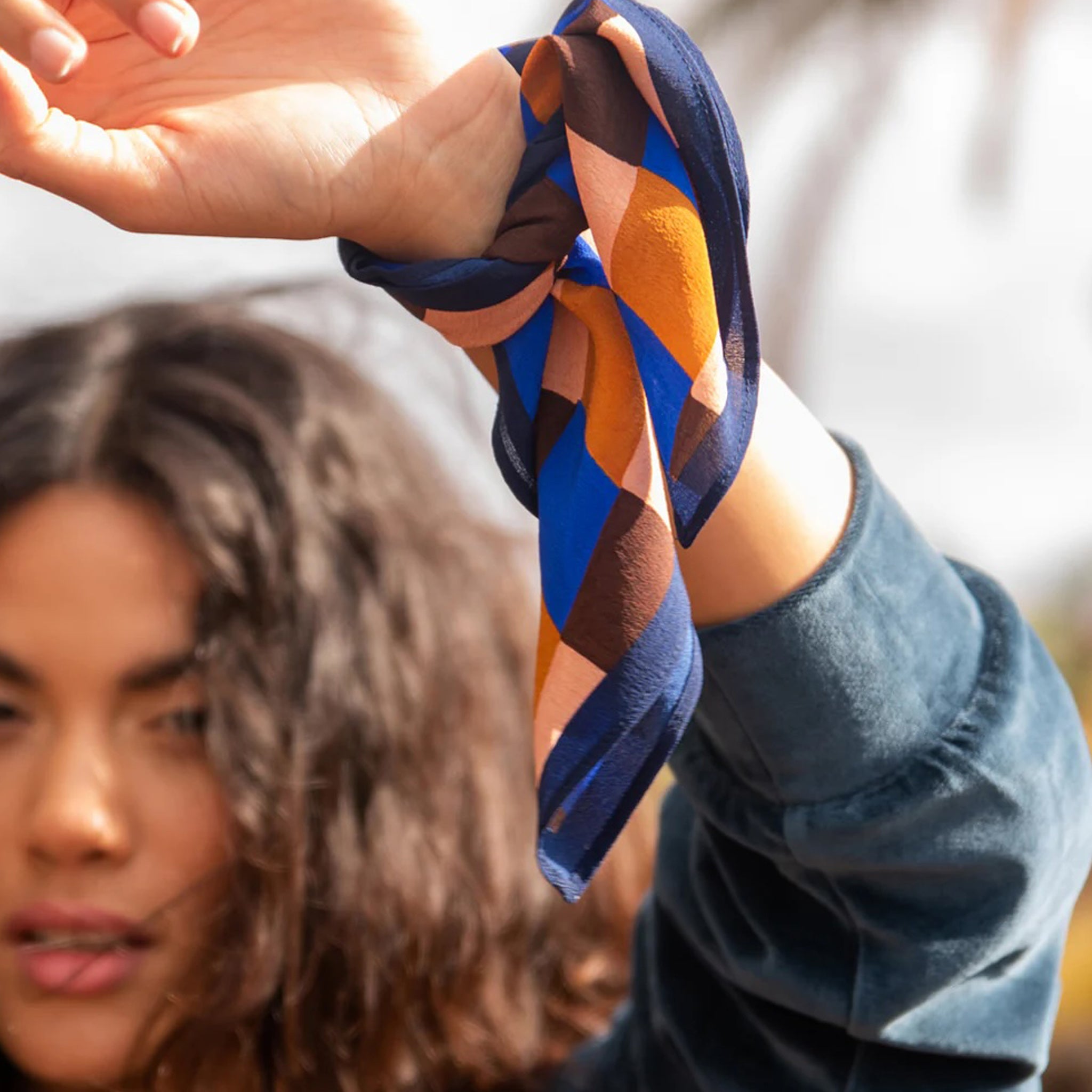 Adult Foulard Victorama Mini Tiefblau, Ocker, Rosé und Dunkelbraun