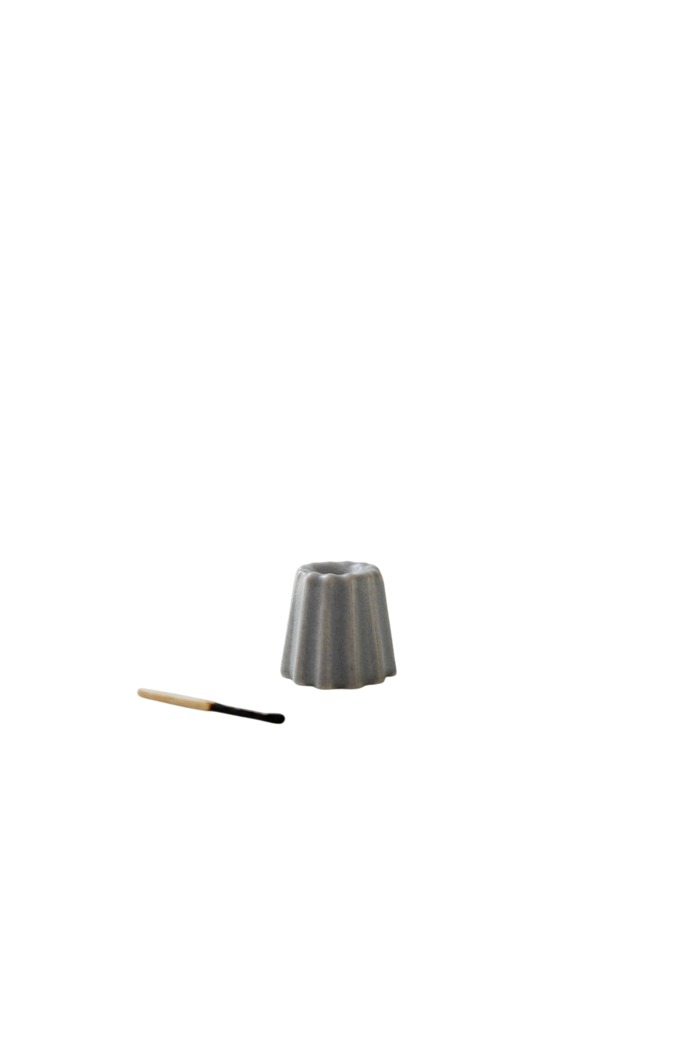 Petit bougeoir en porcelaine, blanc mat