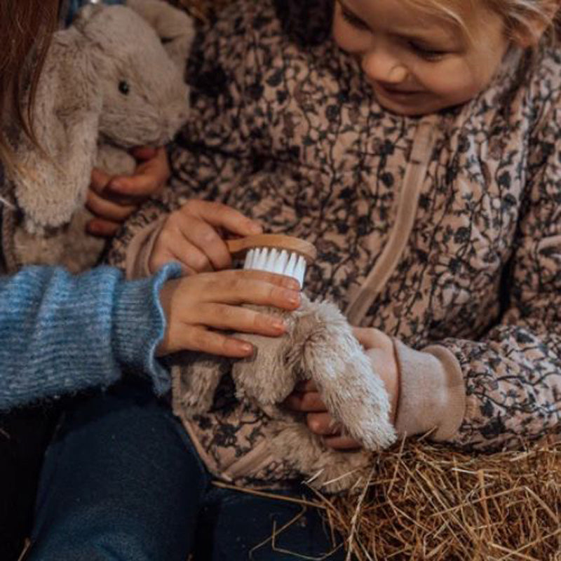 Lapin en peluche avec bébé