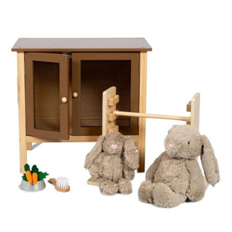 Rabbit hutch with jumping ramp