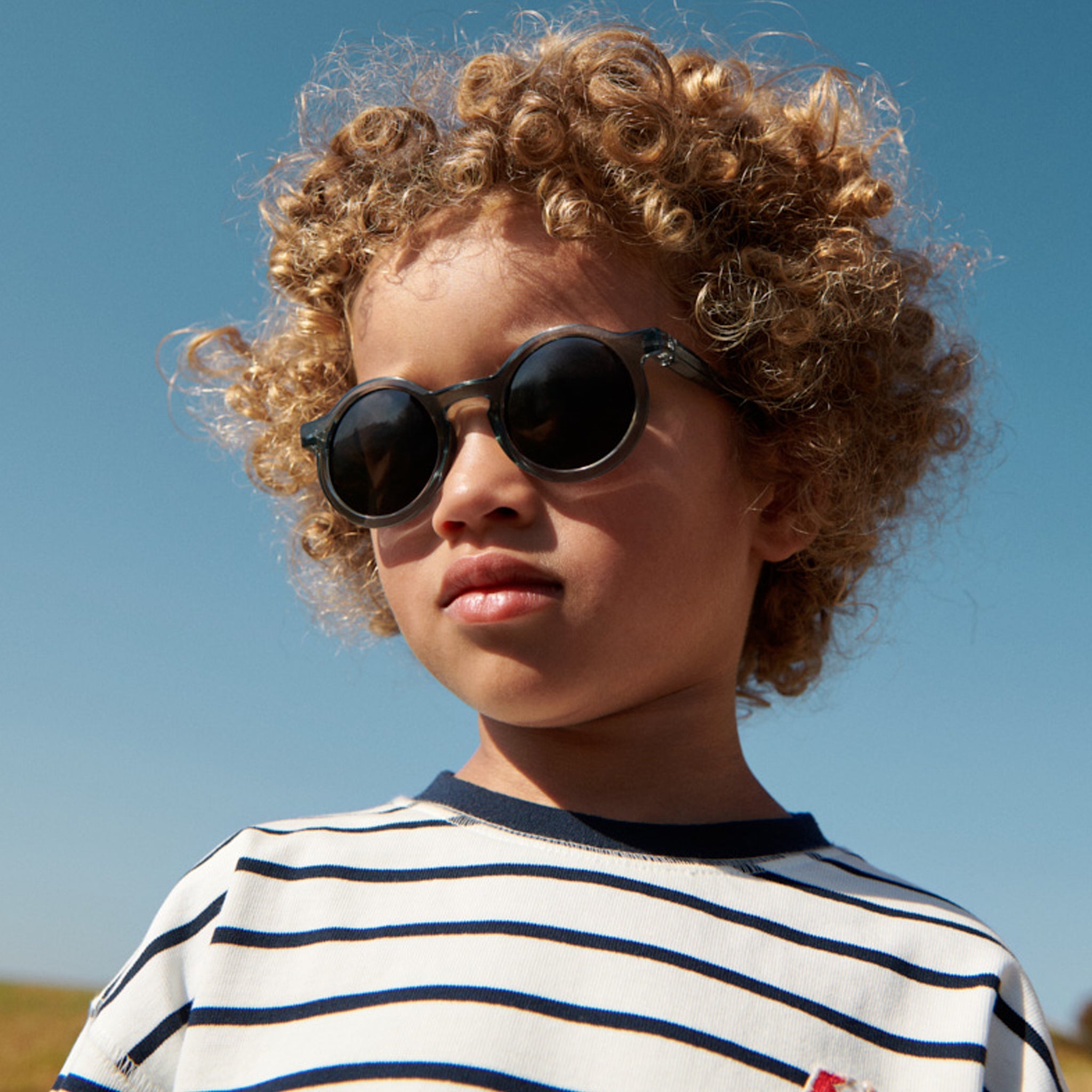 Sunglasses Darla 4-10 yrs. Whale Blue transparent