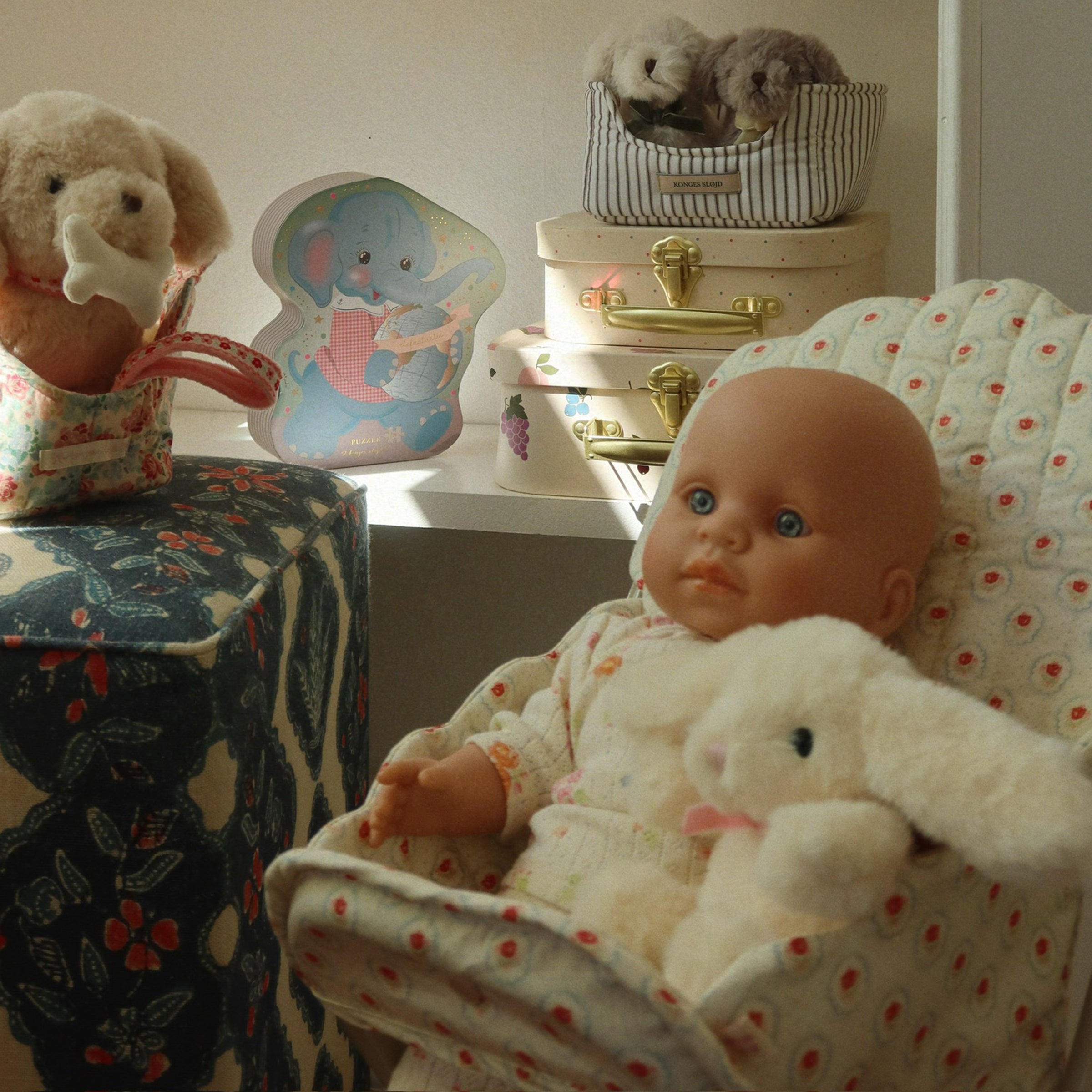 Puppe mit Teddy Nonoka