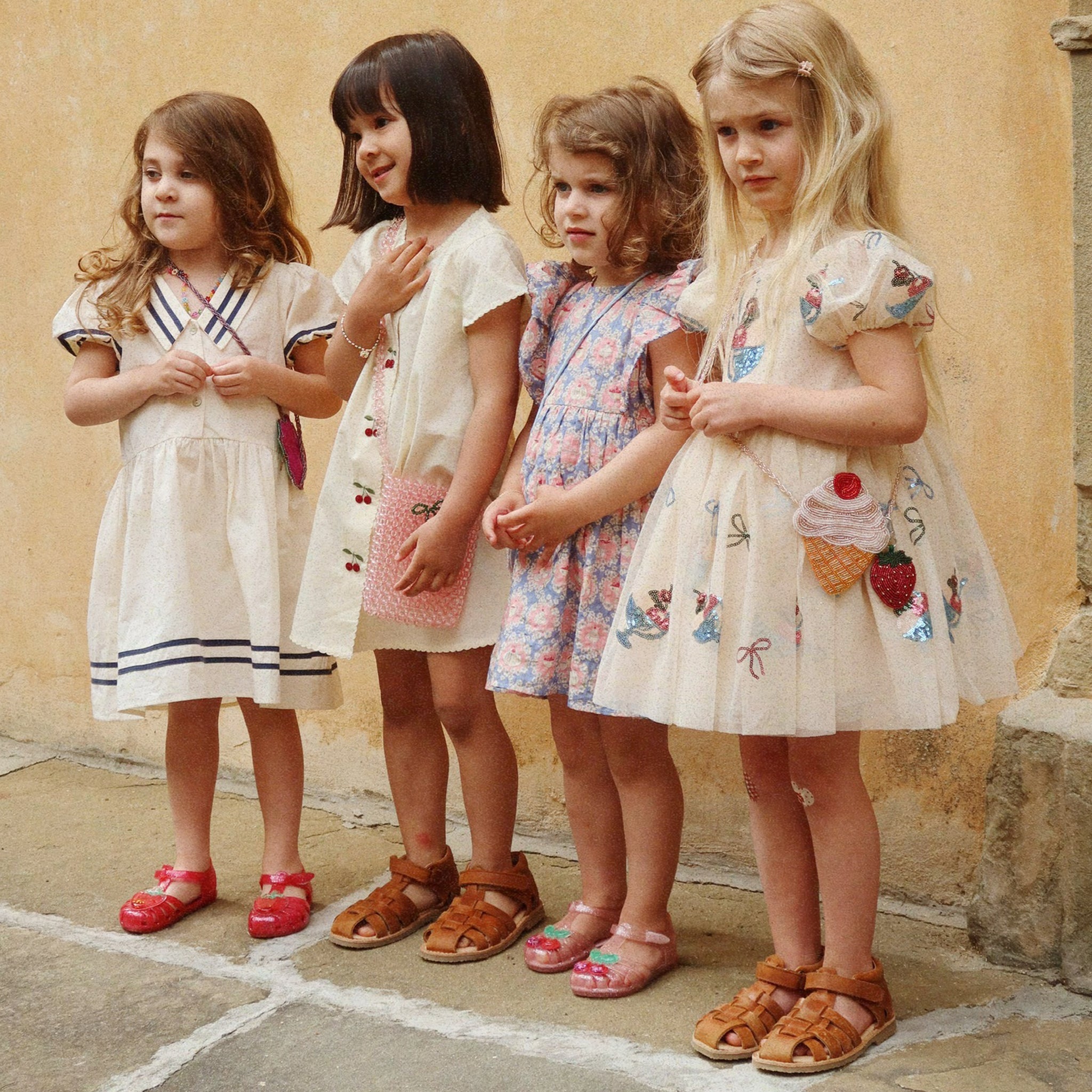 Robe Evia Cherry Cloud Cream