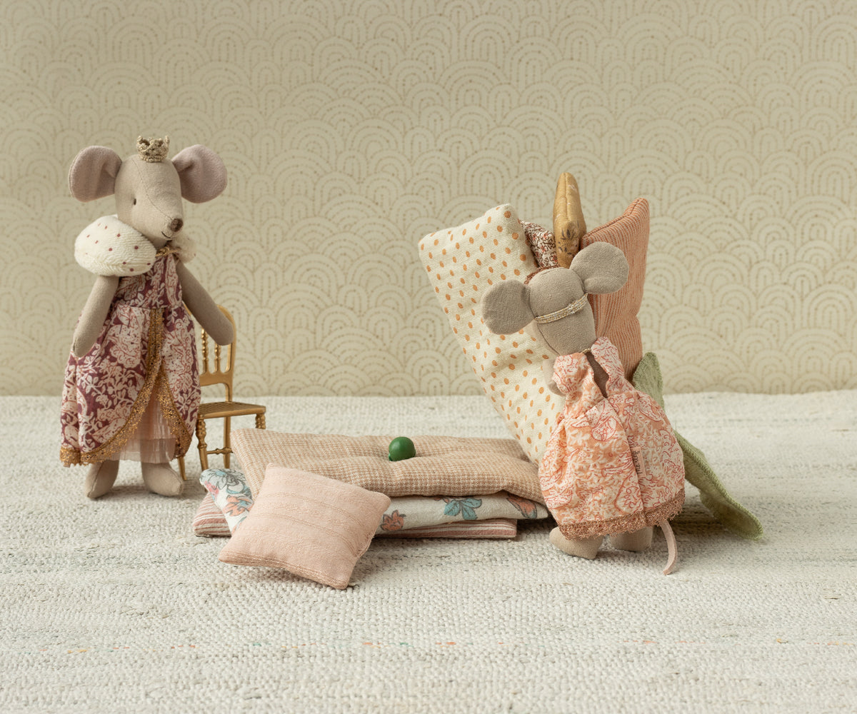 Maileg princess and the pea, big sister mouse