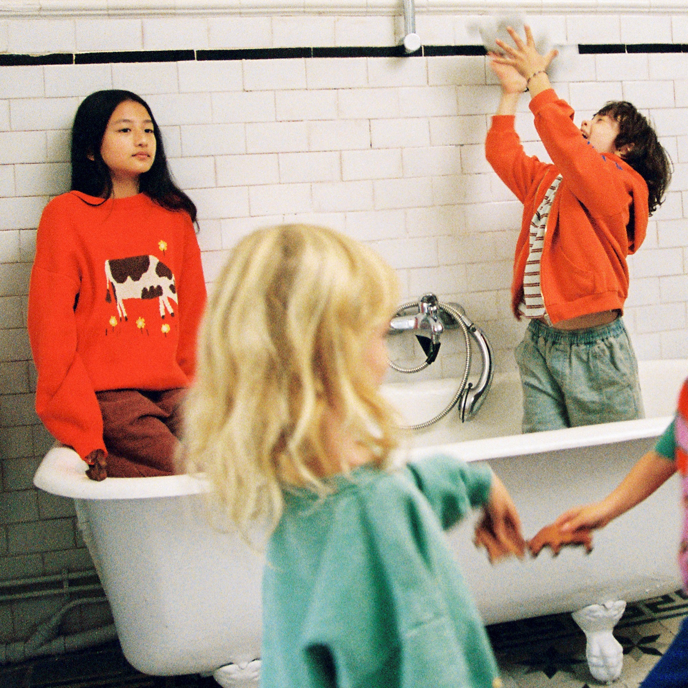 Pull ferme aventure rouge