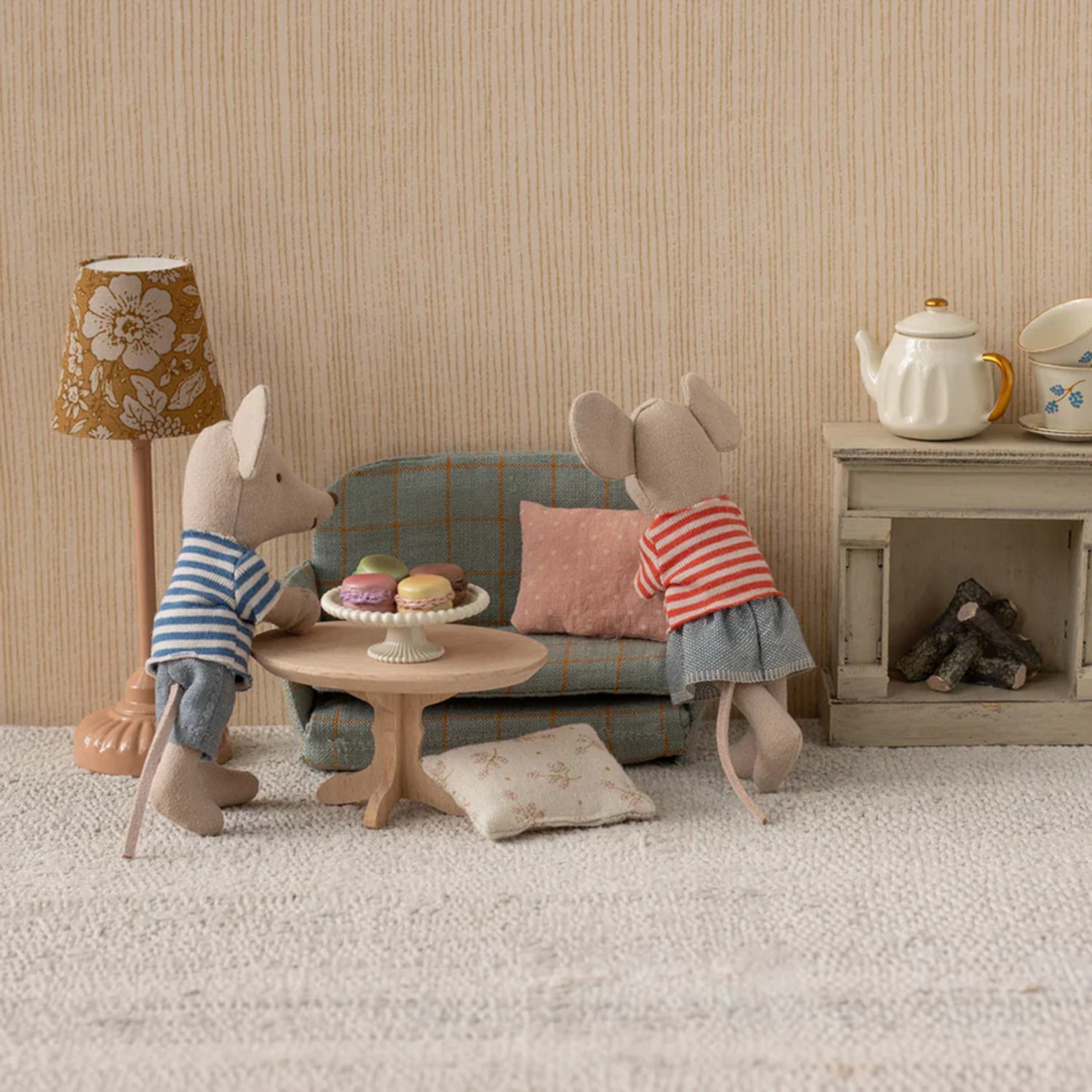 Maileg oval coffee table nature