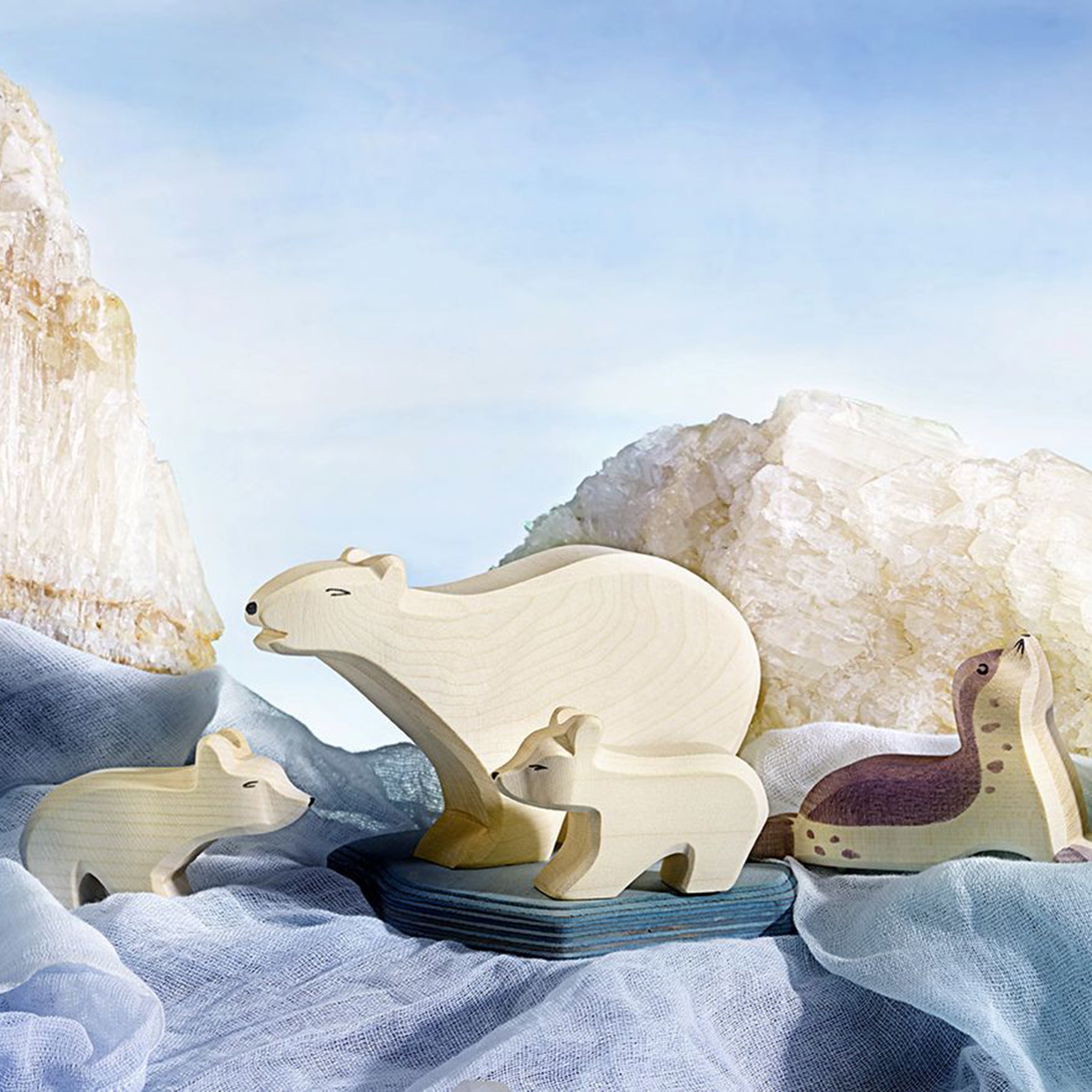 Ostheimer polar bear small neck short wood