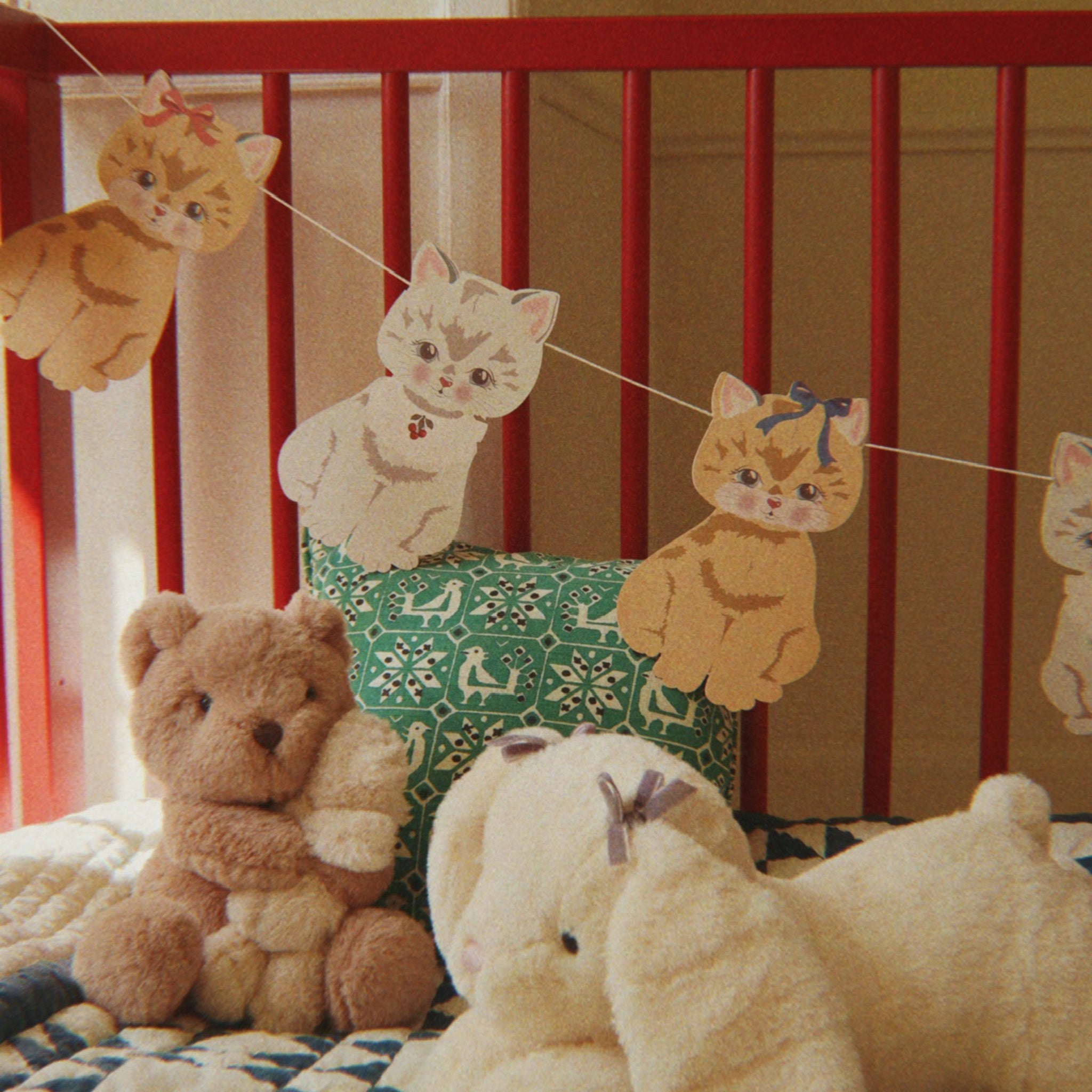 CUTIE GARLAND FSC CAT