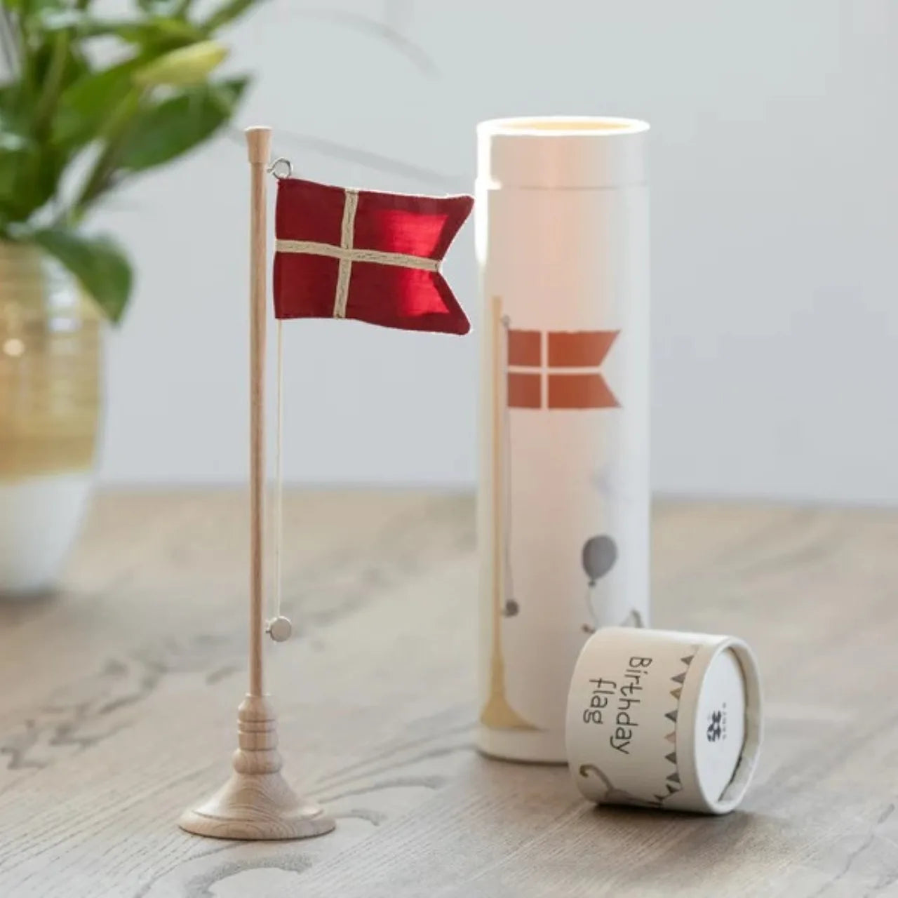 Birthday table flag