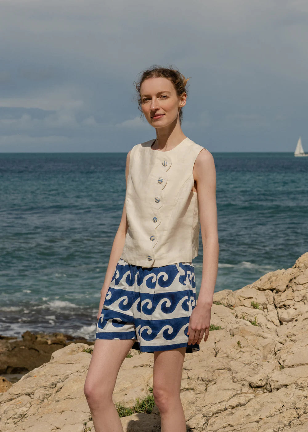 Adult Scallop Waistcoat weiss