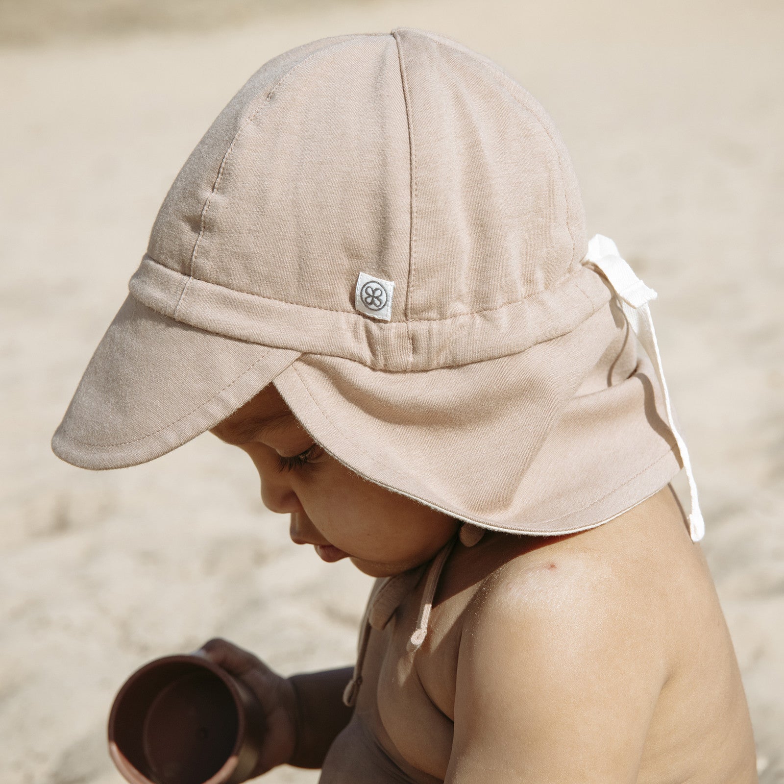 Chapeau de soleil pour bébé UVP 50+ Peanut Brown Sandy Beach
