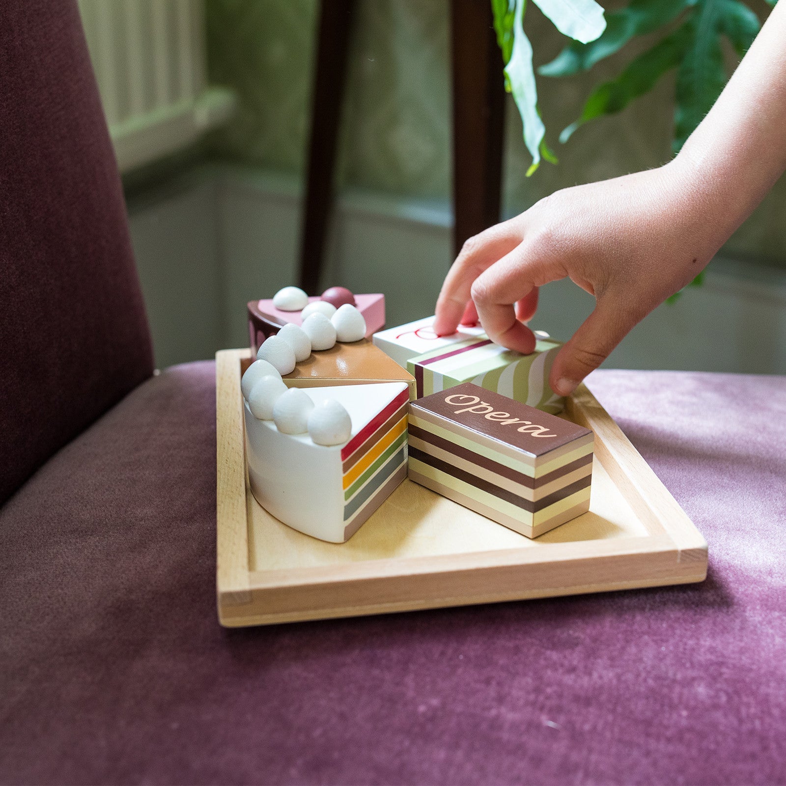 Kuchen-Set auf Tablett