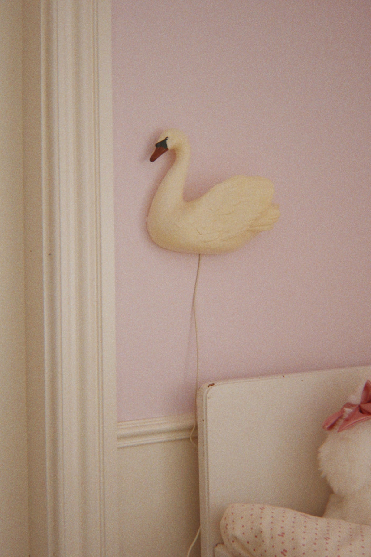 Wandlampe Swan Beige