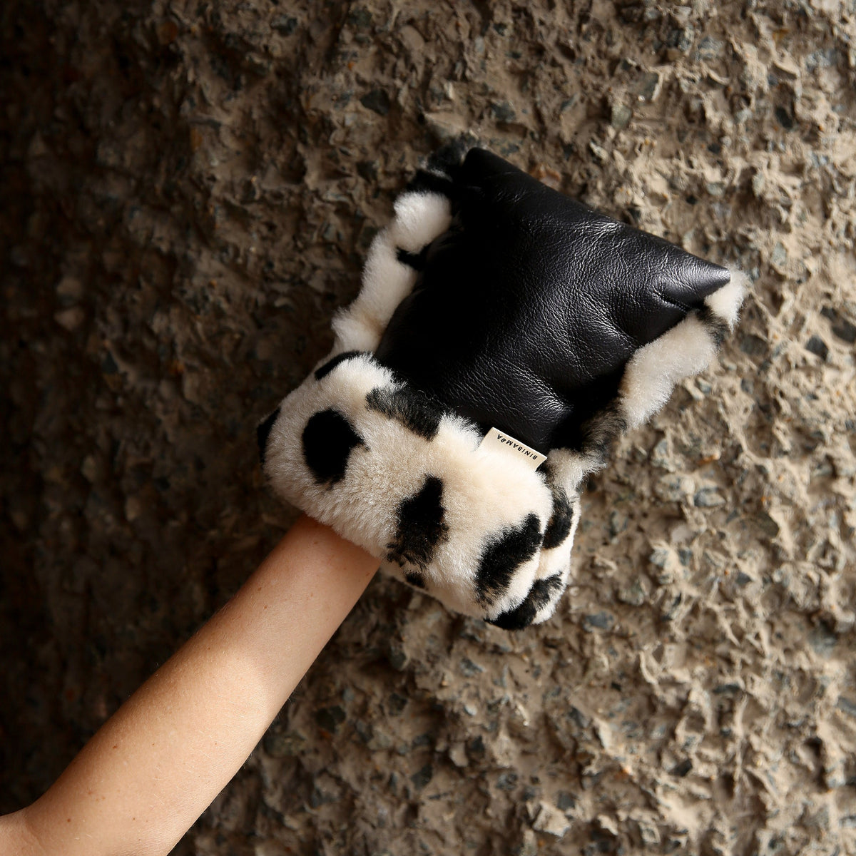 Binibamba Stroller Mittens, Sheepskin, Noir + Leopard