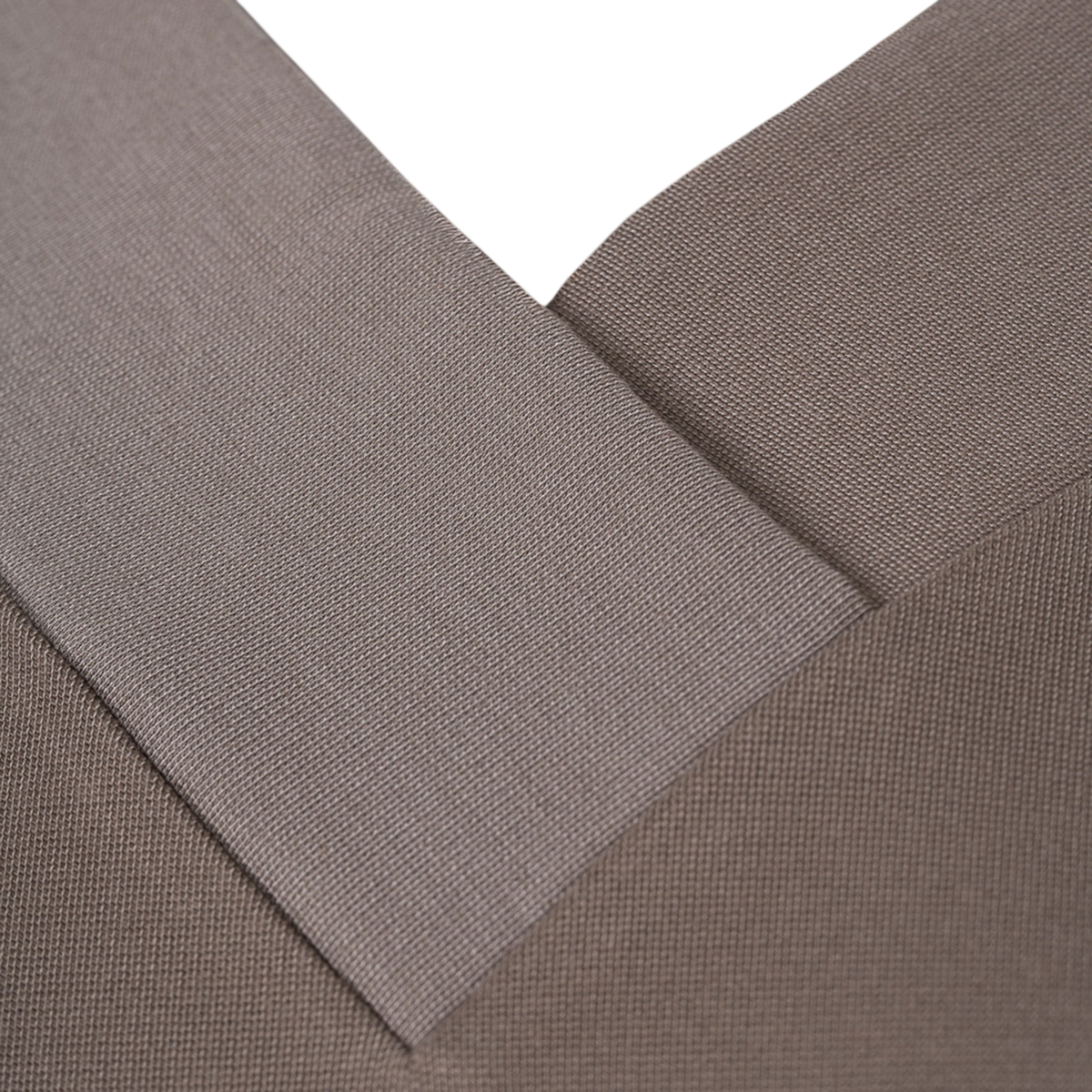 T-shirt à manches longues Transformation, col en V, couleur Cinder Taupe