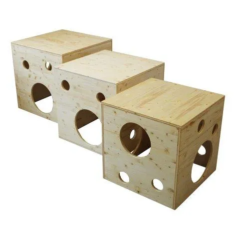 Three Playing Cubes Wood - Palettino