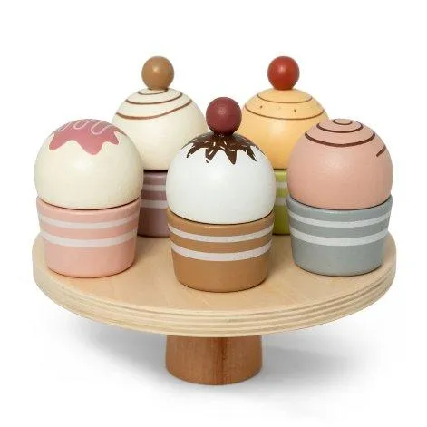 Cupcakes on a cake stand - Mamamemo