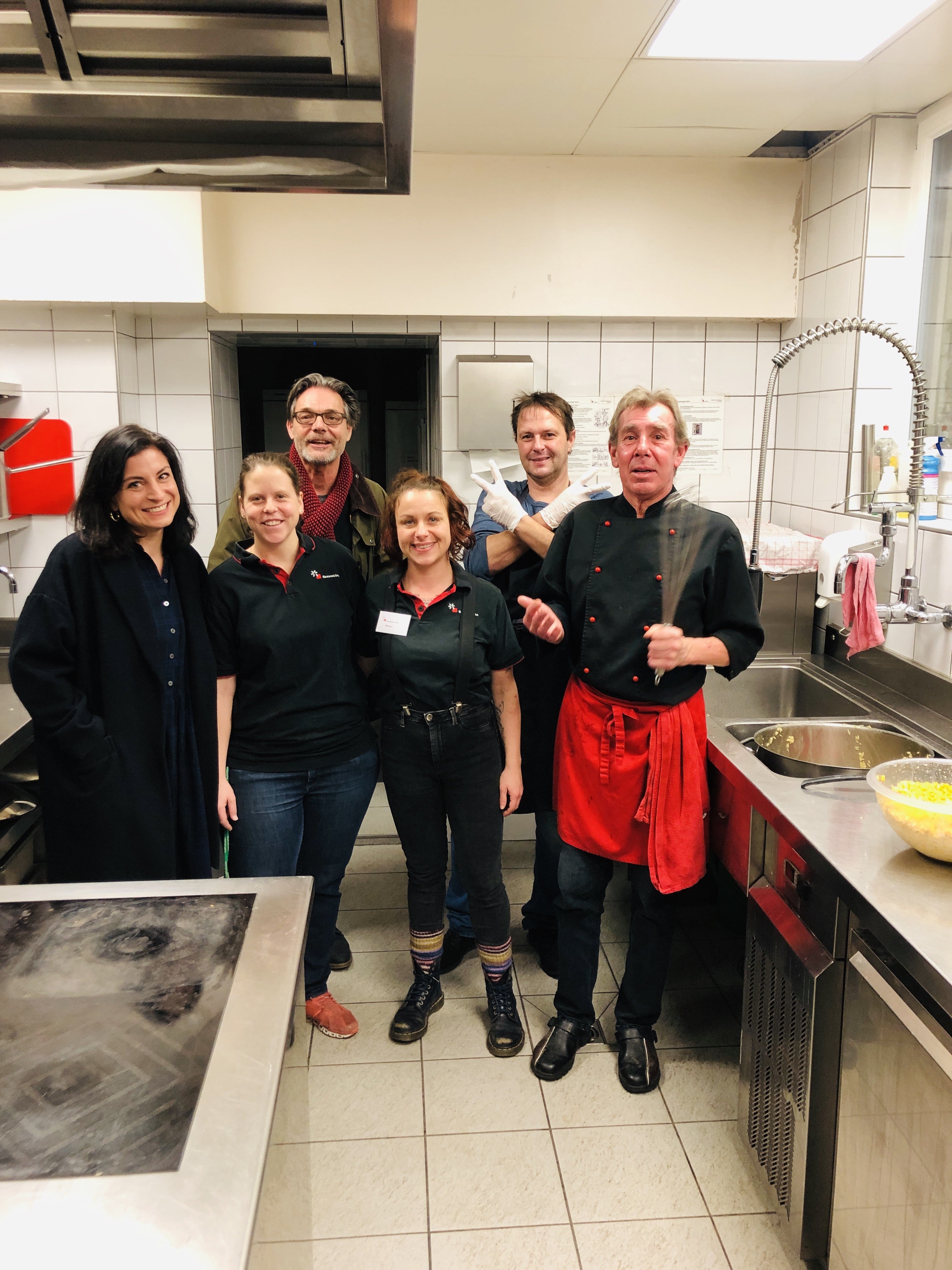 Glück ist das einzige, das sich vermehrt, wenn man es teilt.